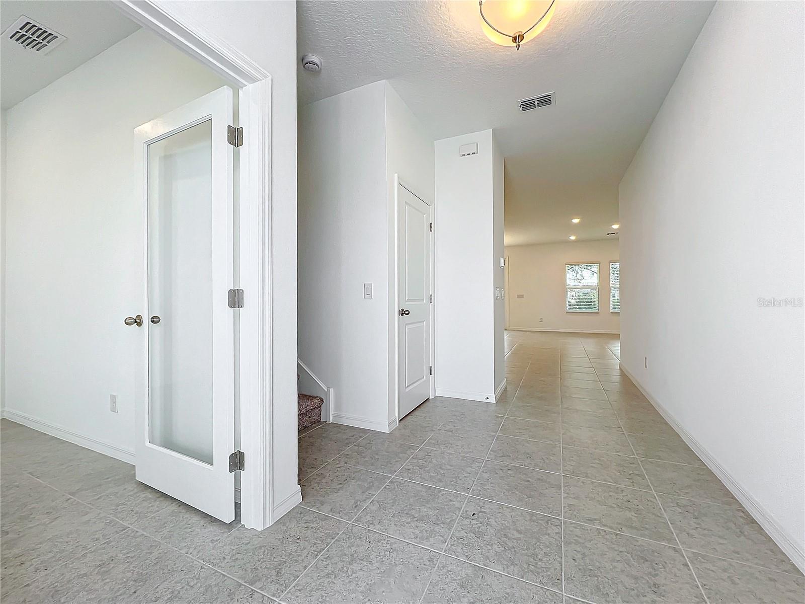 HAMPTON OAKS - Residential Lease
