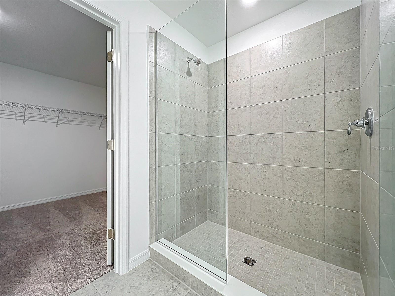 HAMPTON OAKS - Residential Lease