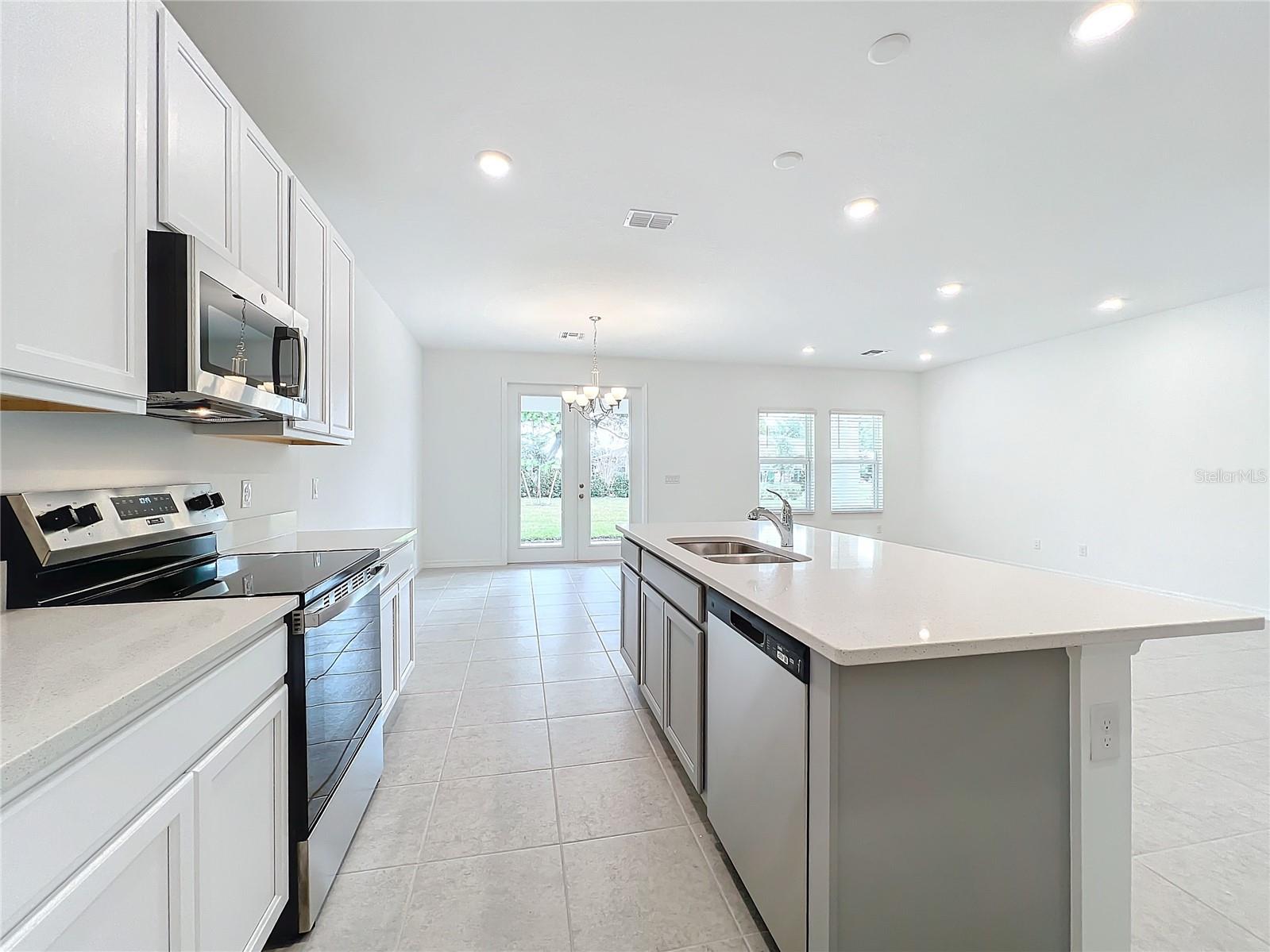 HAMPTON OAKS - Residential Lease