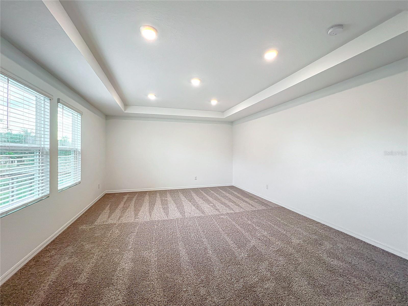 HAMPTON OAKS - Residential Lease