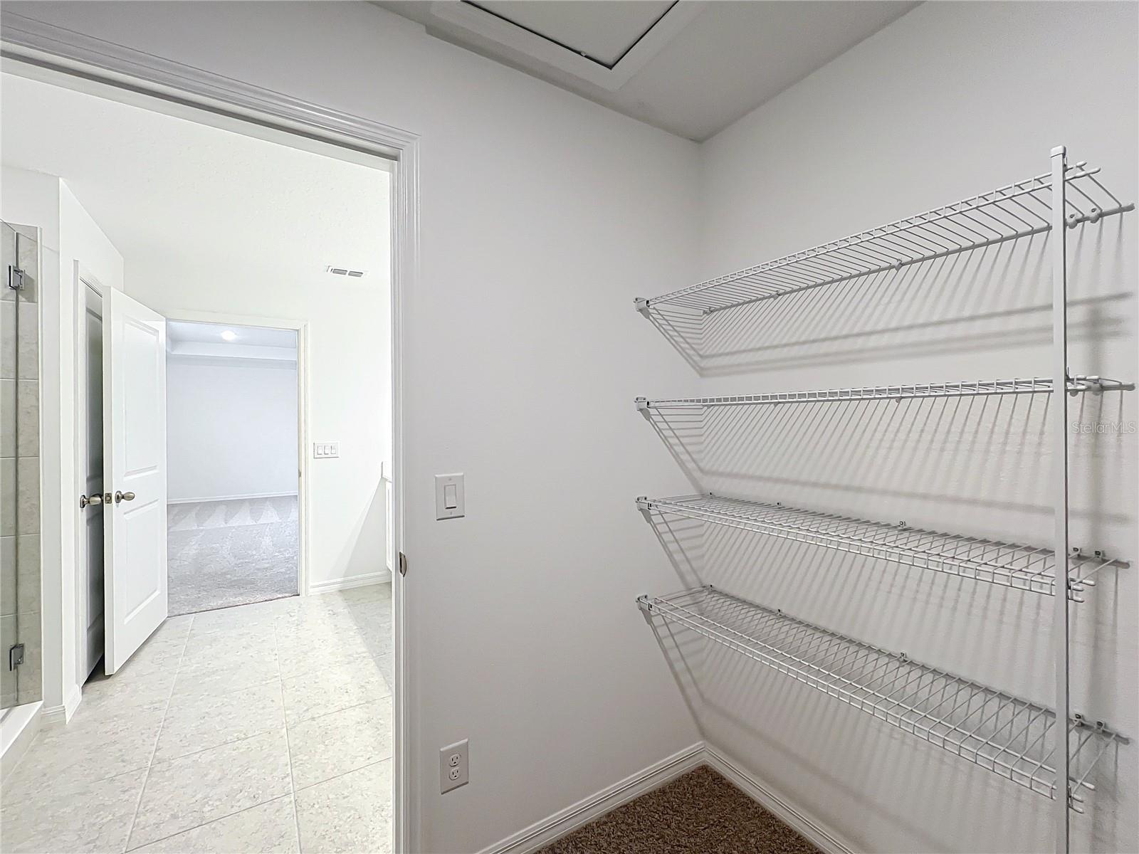 HAMPTON OAKS - Residential Lease