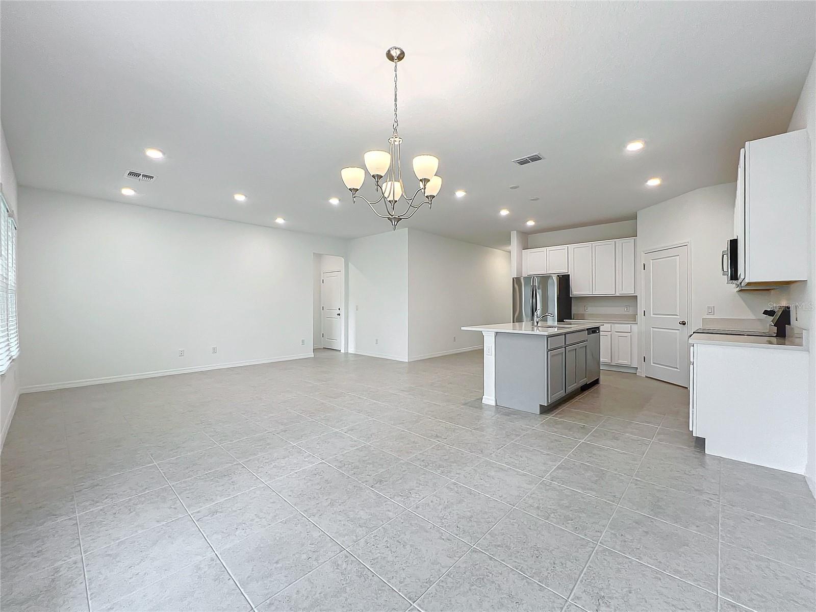 HAMPTON OAKS - Residential Lease