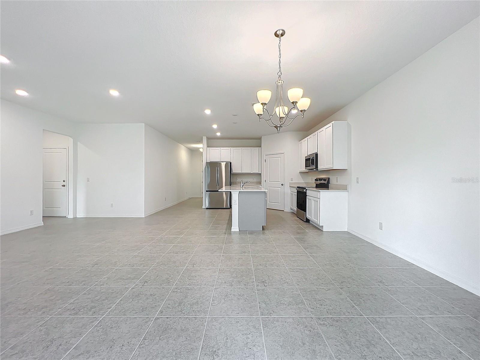 HAMPTON OAKS - Residential Lease