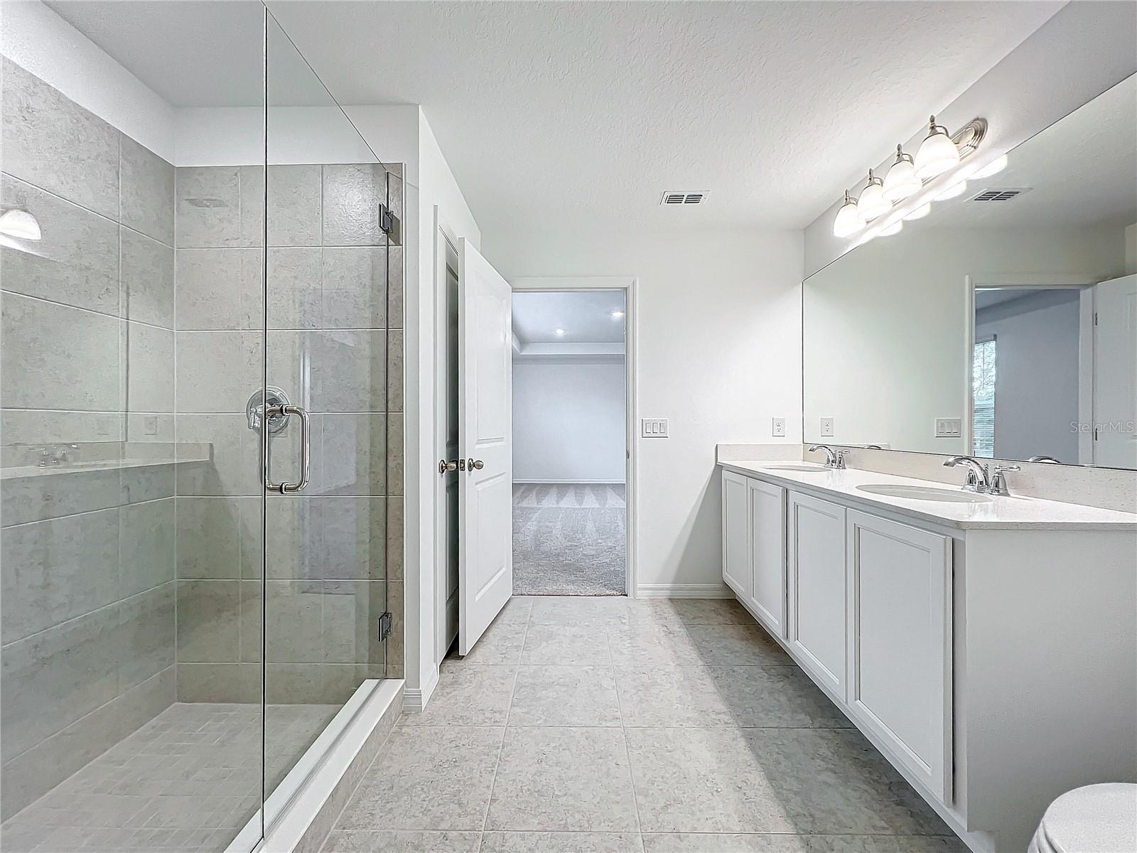 HAMPTON OAKS - Residential Lease