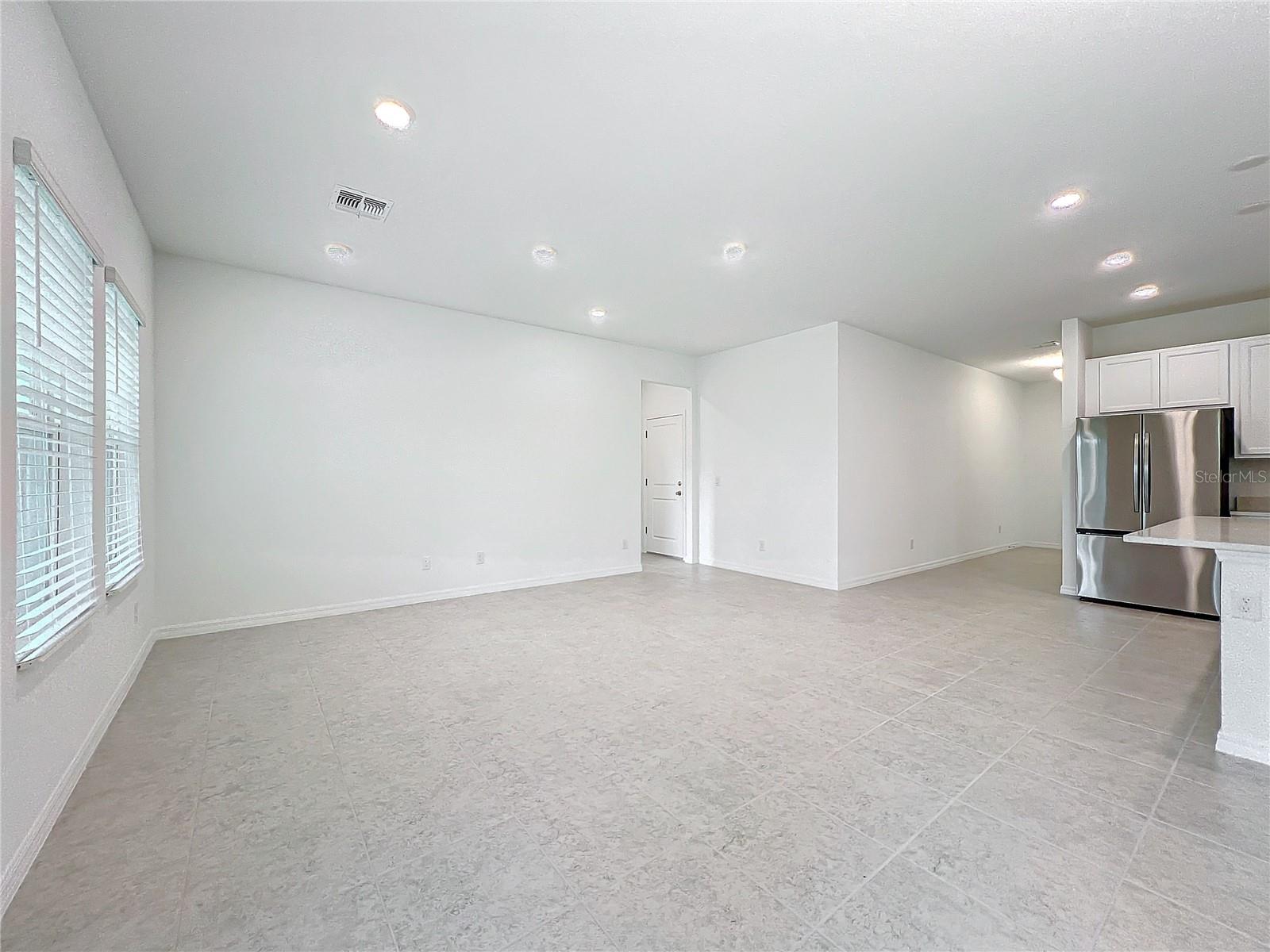HAMPTON OAKS - Residential Lease
