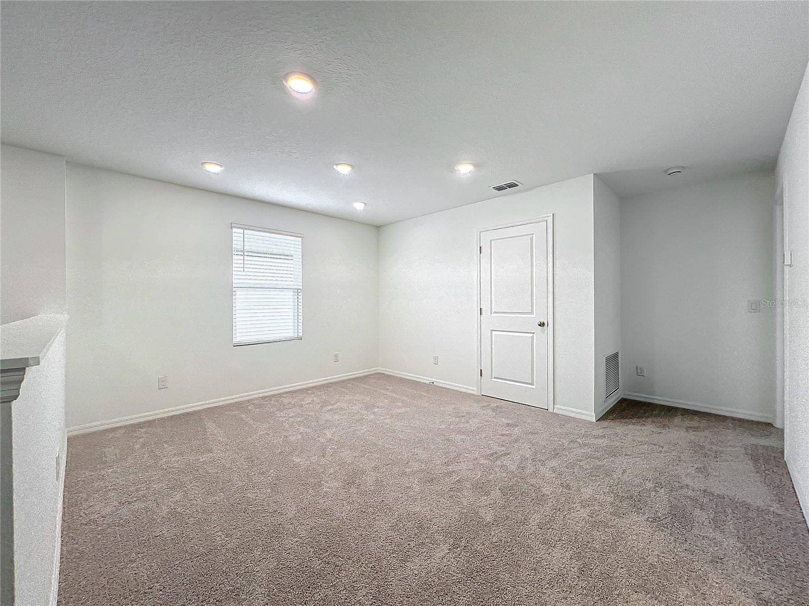 HAMPTON OAKS - Residential Lease