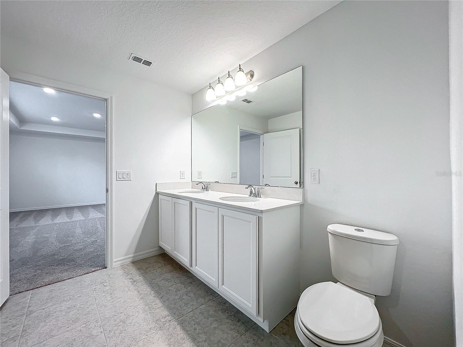 HAMPTON OAKS - Residential Lease