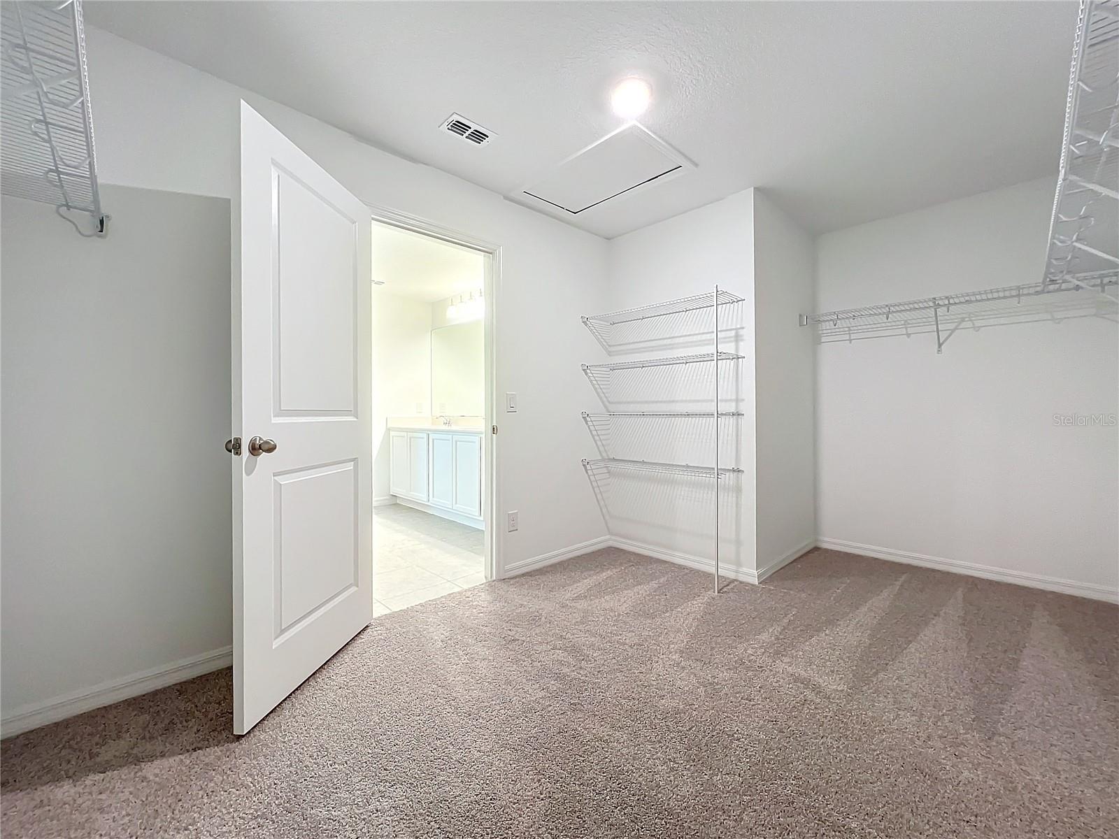 HAMPTON OAKS - Residential Lease