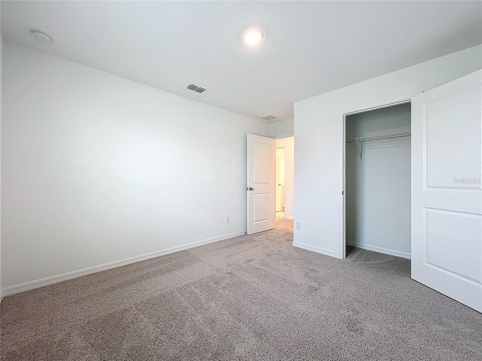 HAMPTON OAKS - Residential Lease