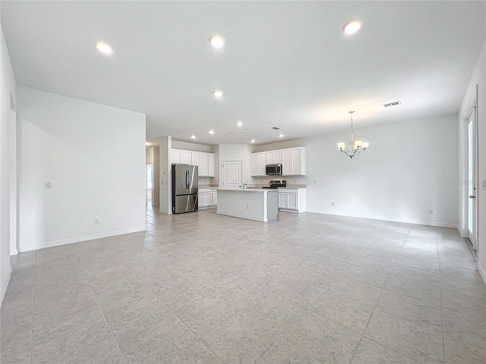 HAMPTON OAKS - Residential Lease