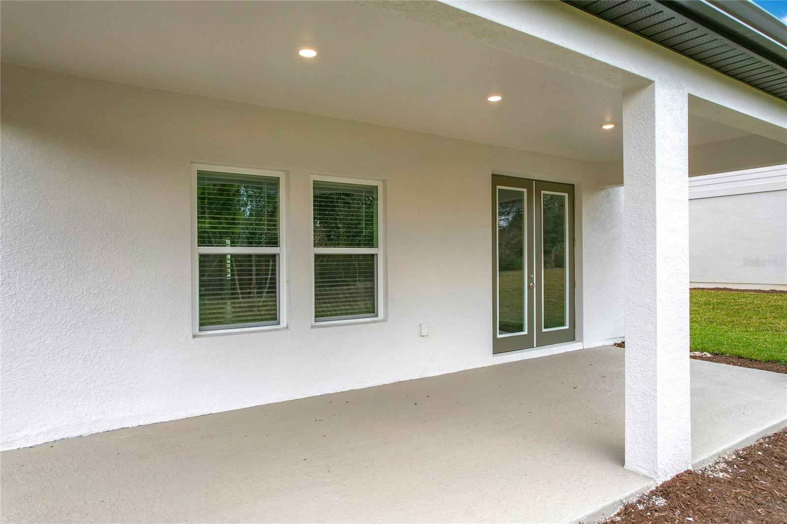 HAMPTON OAKS - Residential Lease