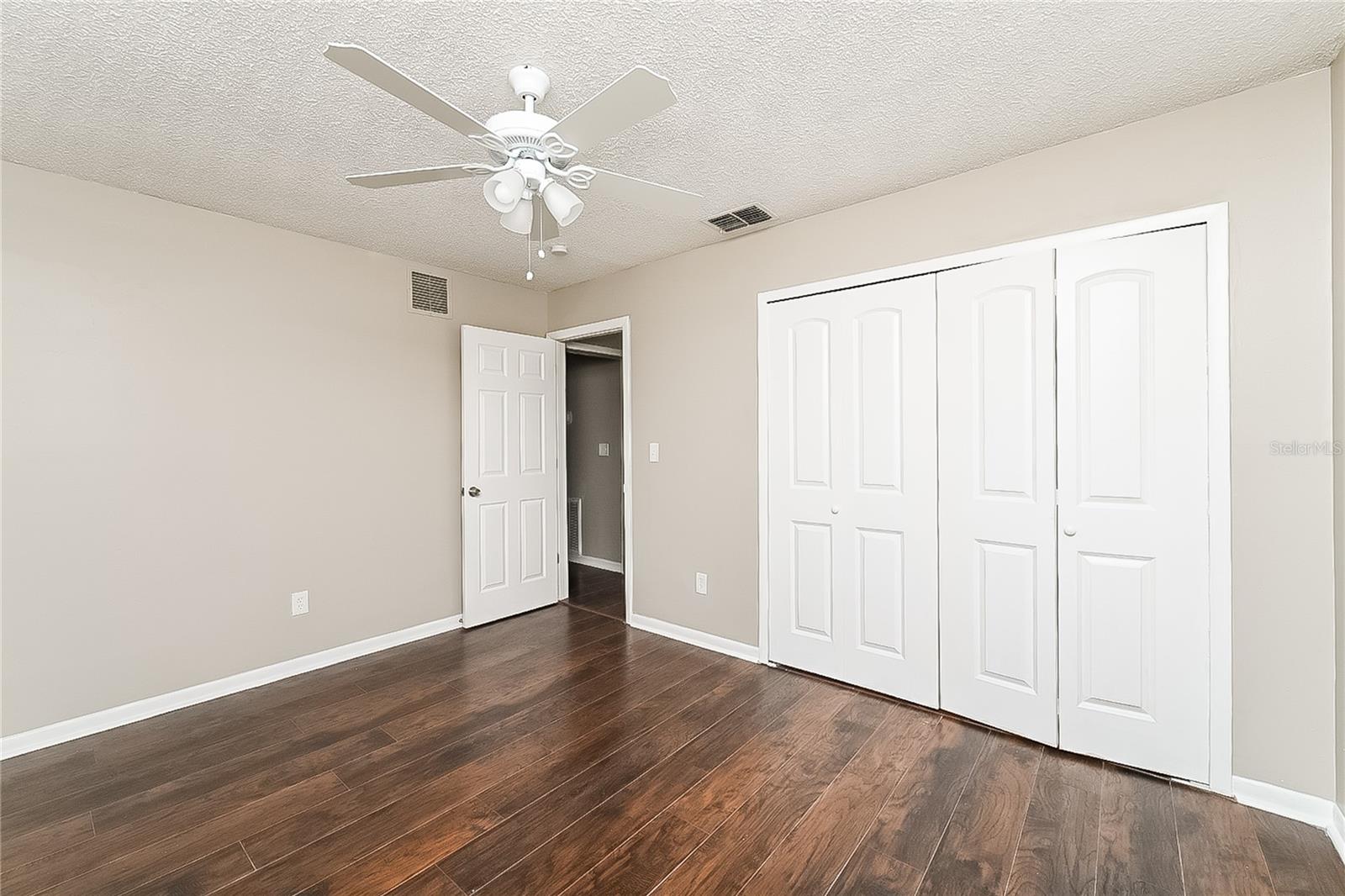 TRENTWOOD MANOR - Residential Lease