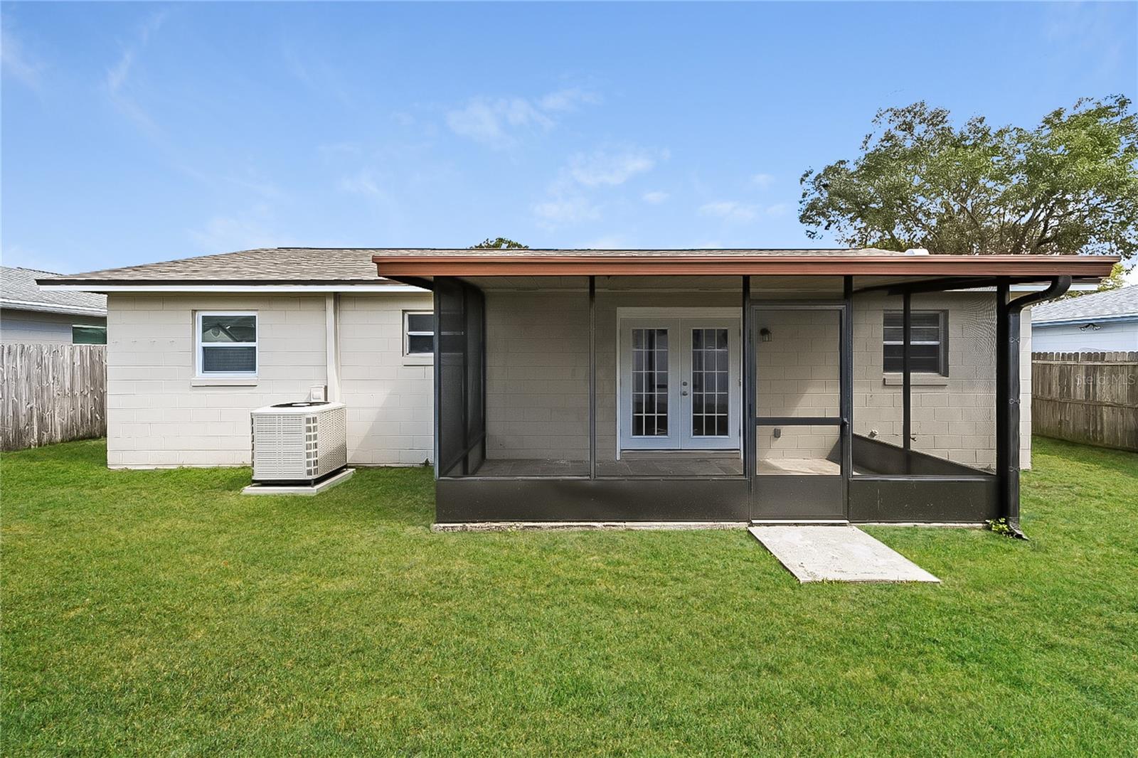 TRENTWOOD MANOR - Residential Lease