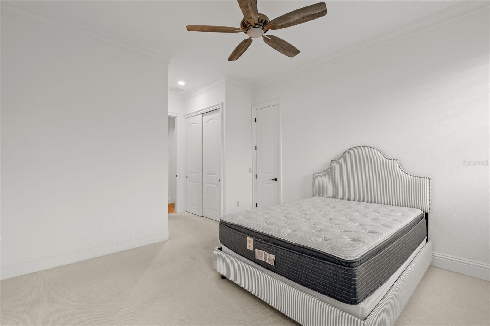 WATERSTONE - Residential