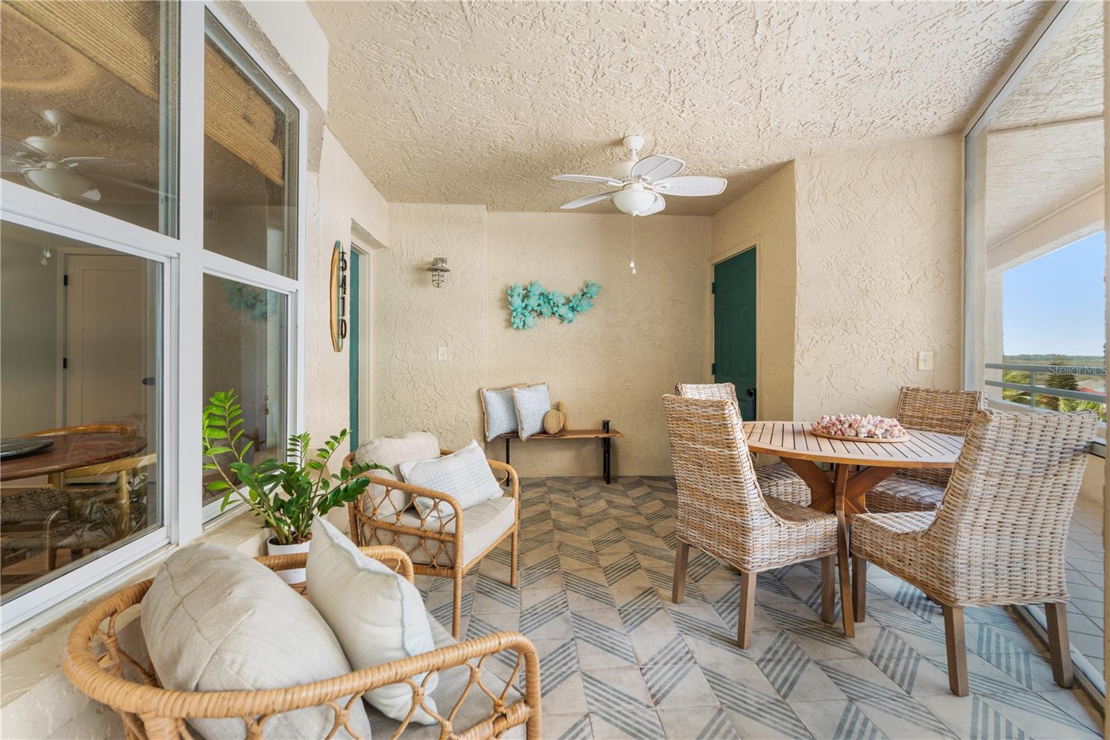 TOWERS AT PONCE INLET TOWER 01 CONDO - Residential