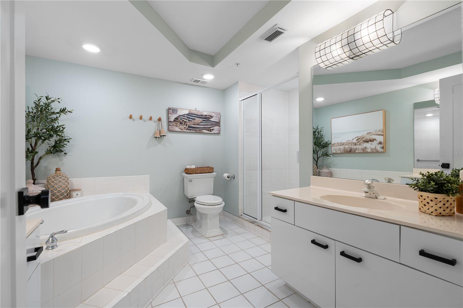 TOWERS AT PONCE INLET TOWER 01 CONDO - Residential