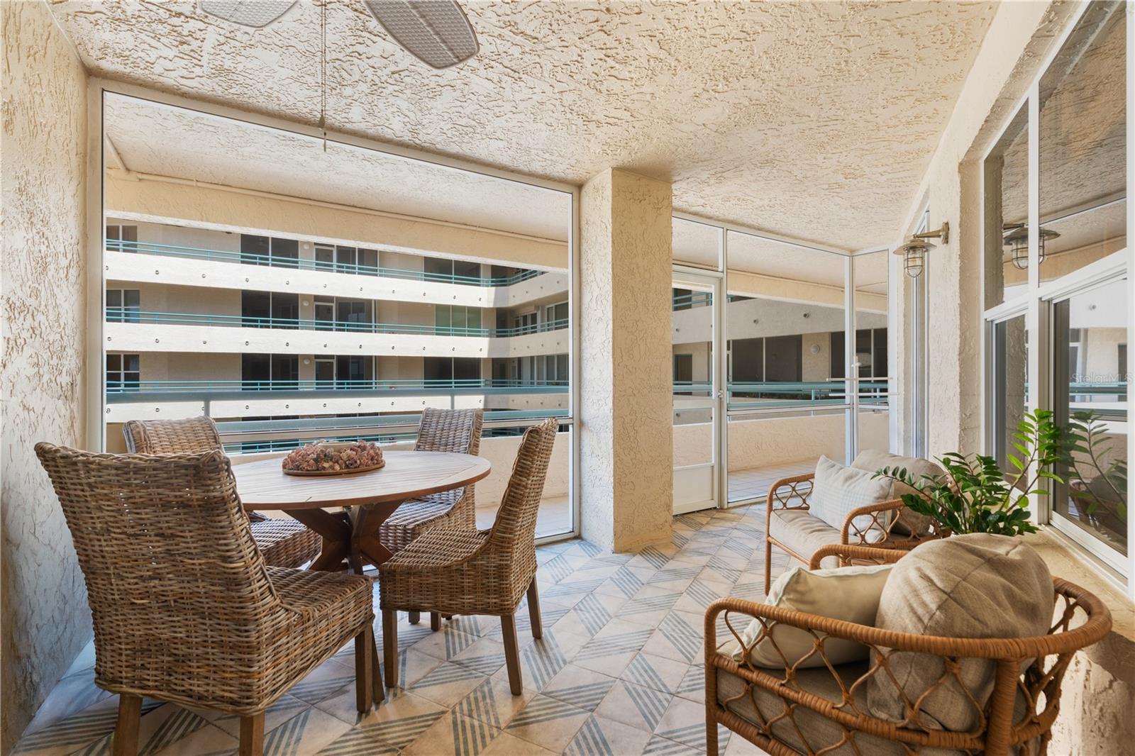 TOWERS AT PONCE INLET TOWER 01 CONDO - Residential