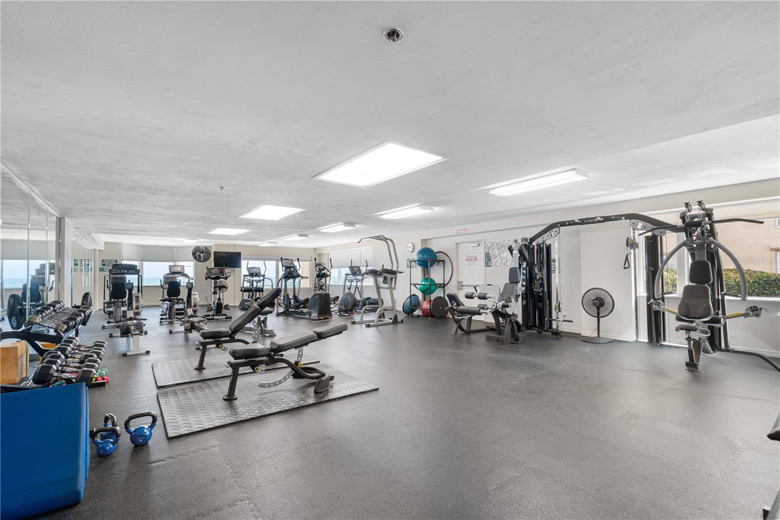 TOWERS AT PONCE INLET TOWER 01 CONDO - Residential