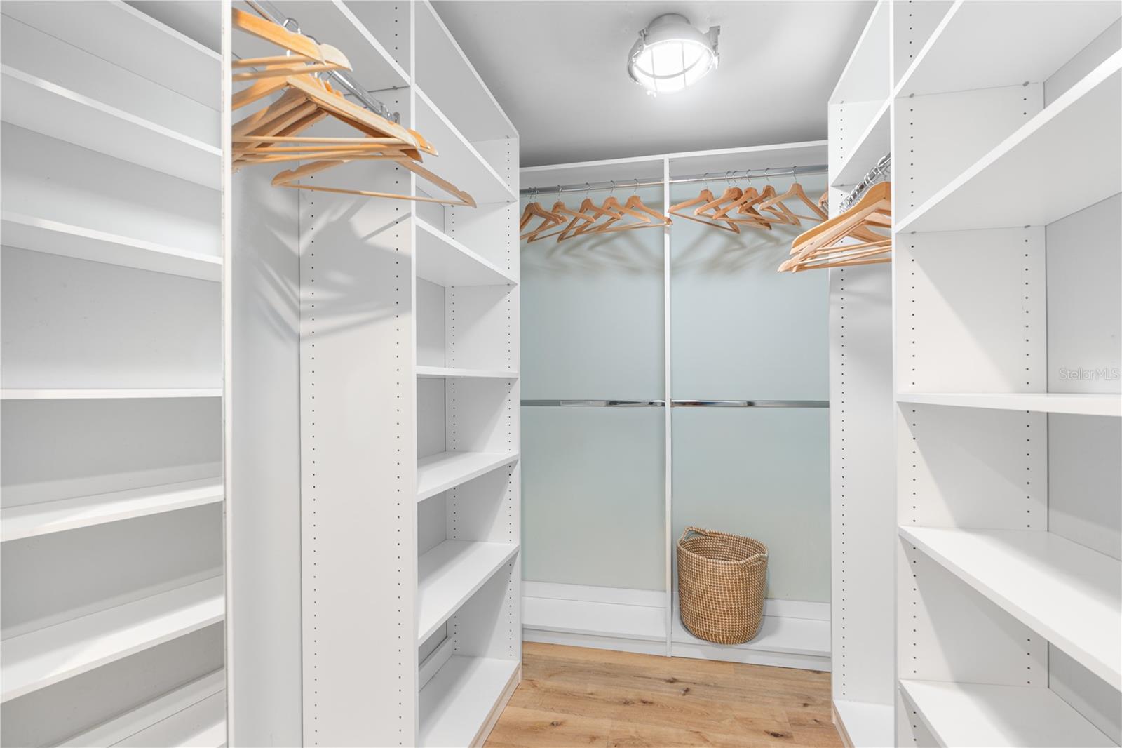 TOWERS AT PONCE INLET TOWER 01 CONDO - Residential