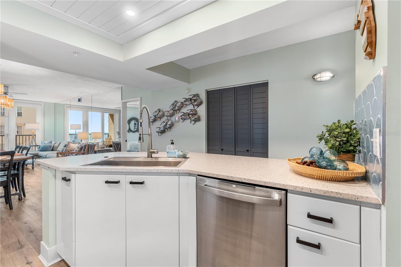 TOWERS AT PONCE INLET TOWER 01 CONDO - Residential