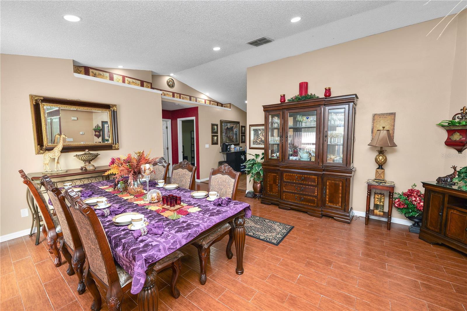 1127 PINECREST DRIVE