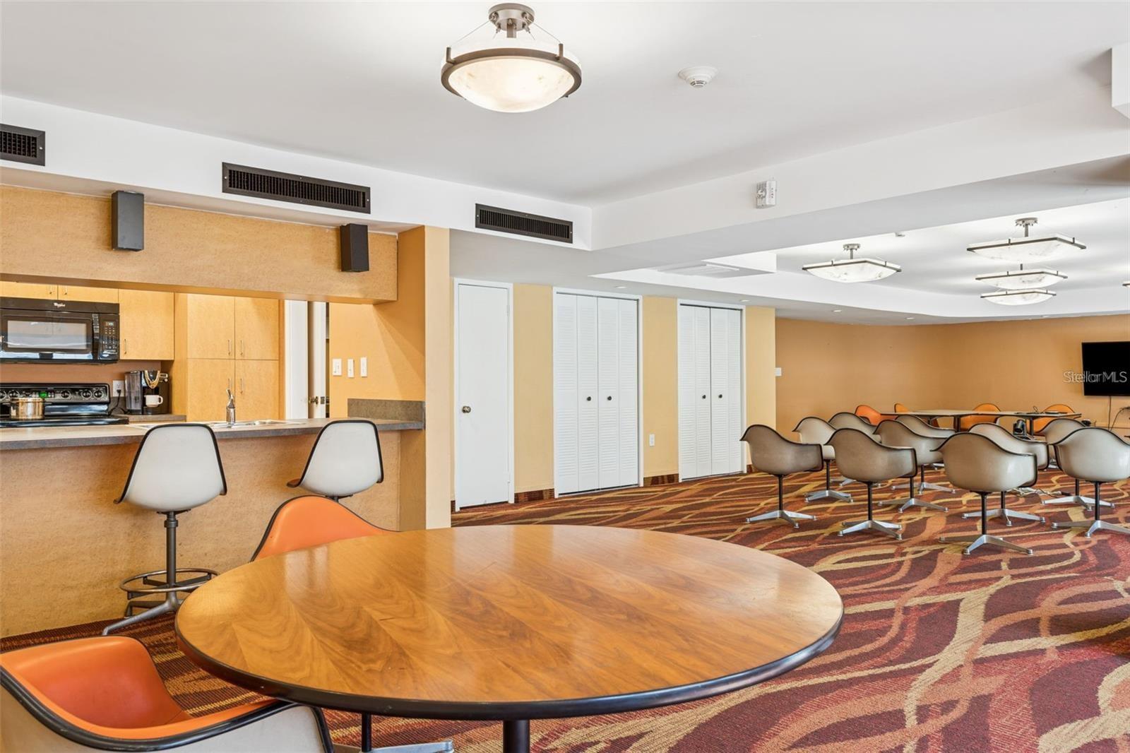 THE PINNACLE APTS A CONDO - Residential Lease