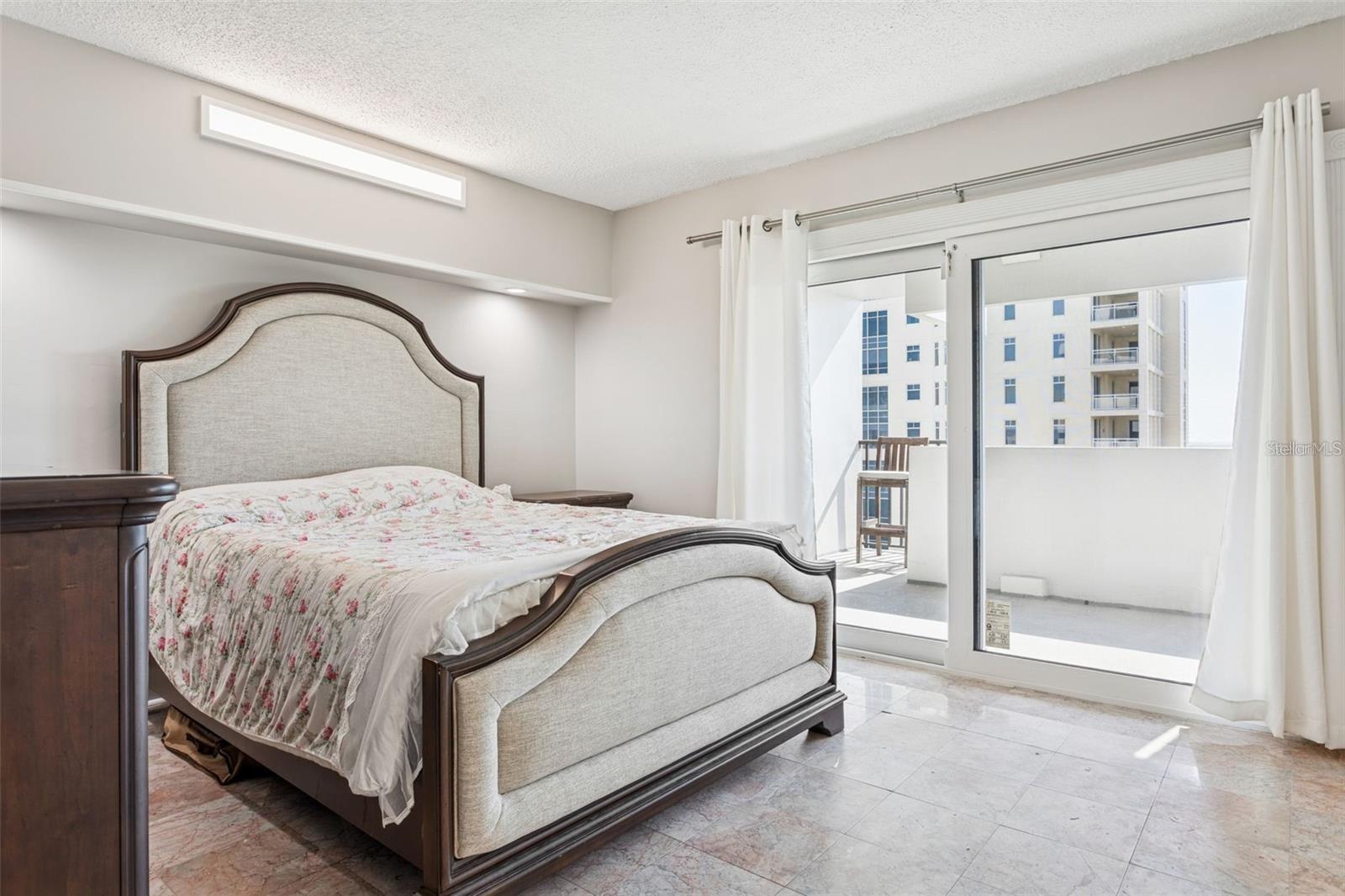 THE PINNACLE APTS A CONDO - Residential Lease