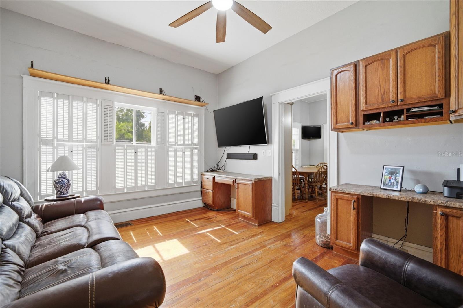 DEVANE & THOMAS - Residential