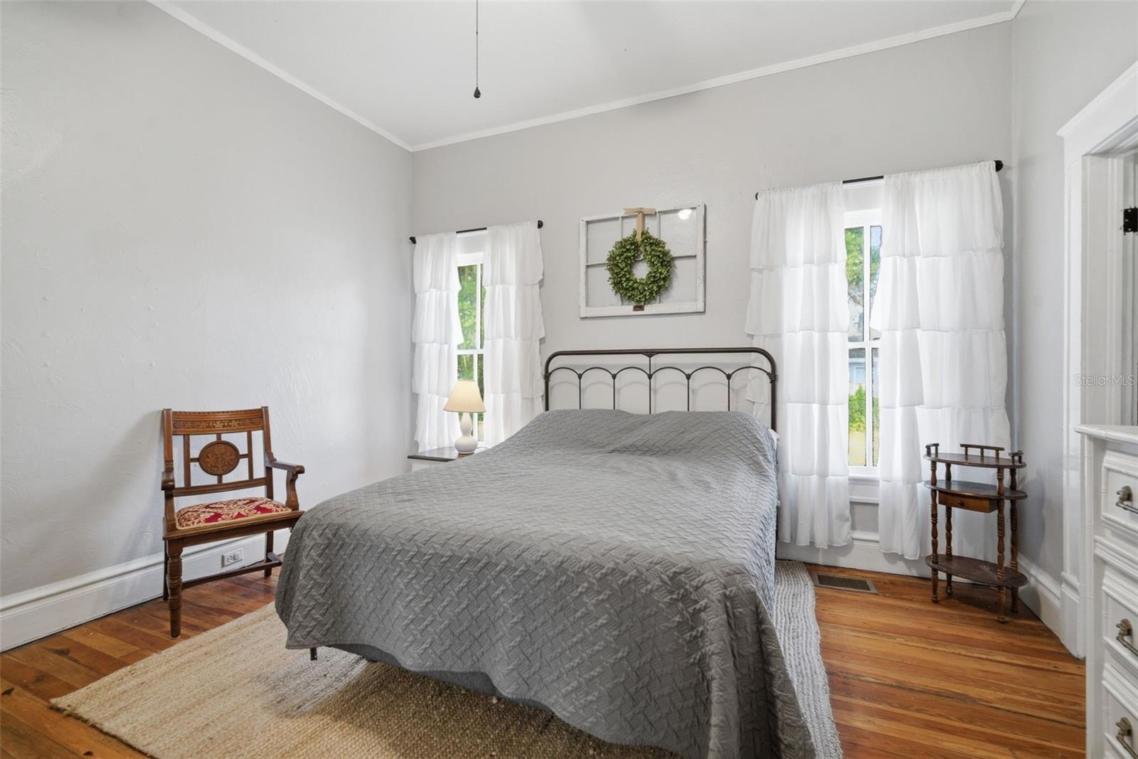 DEVANE & THOMAS - Residential