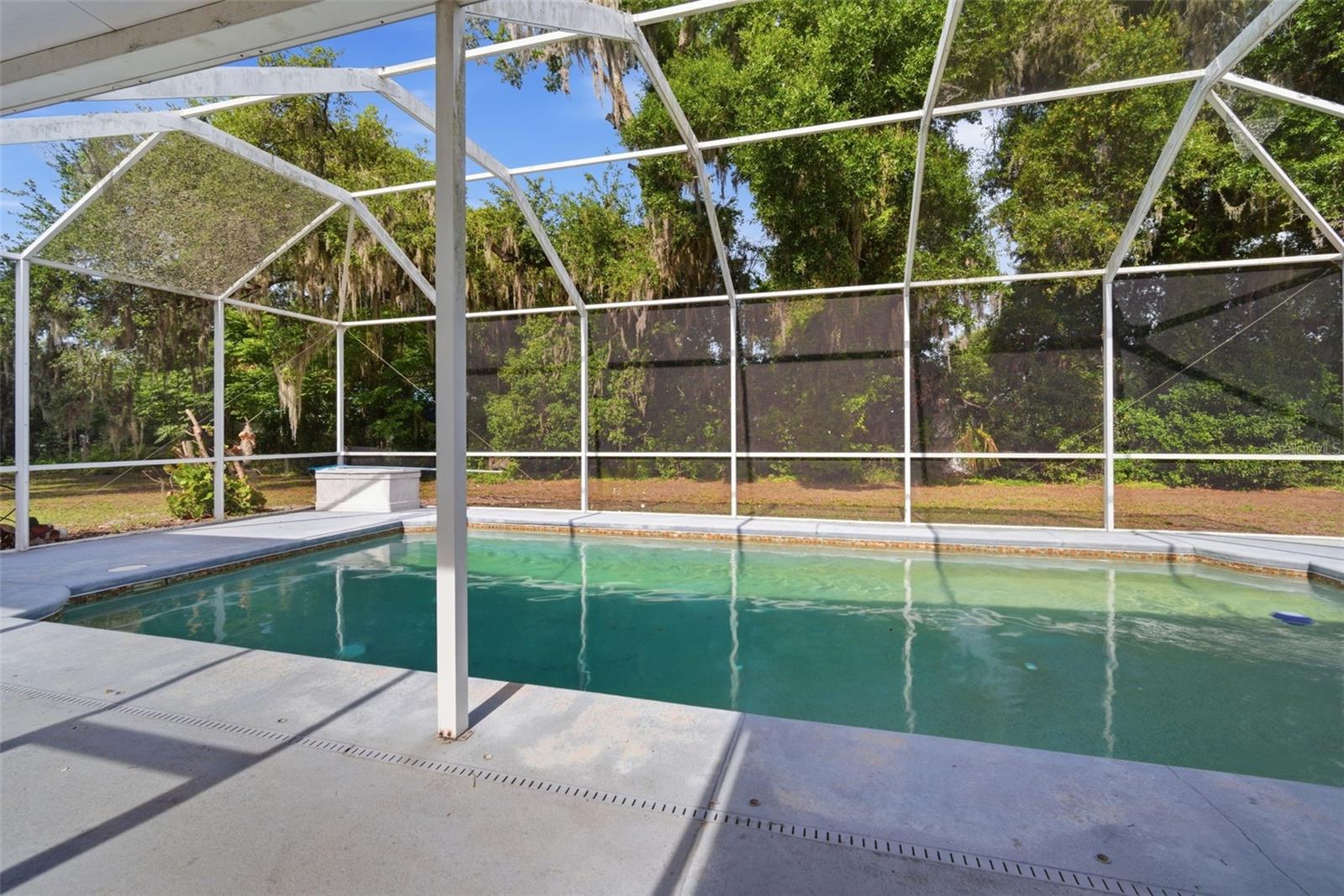 DEVANE & THOMAS - Residential