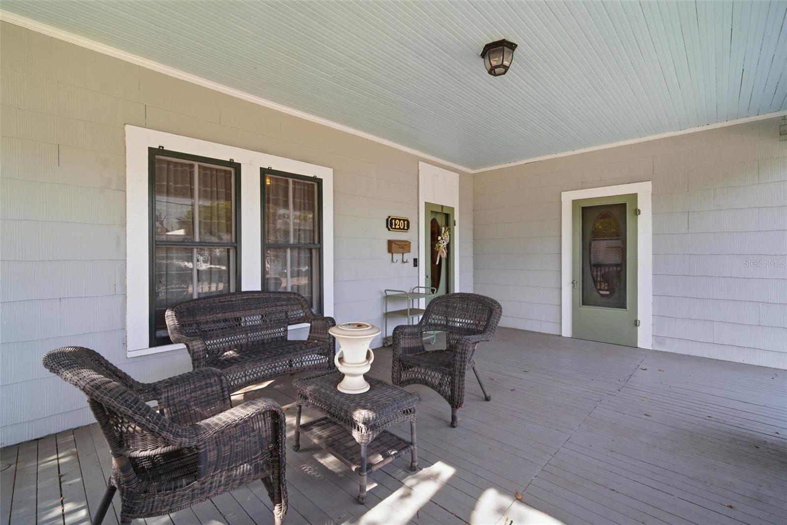DEVANE & THOMAS - Residential