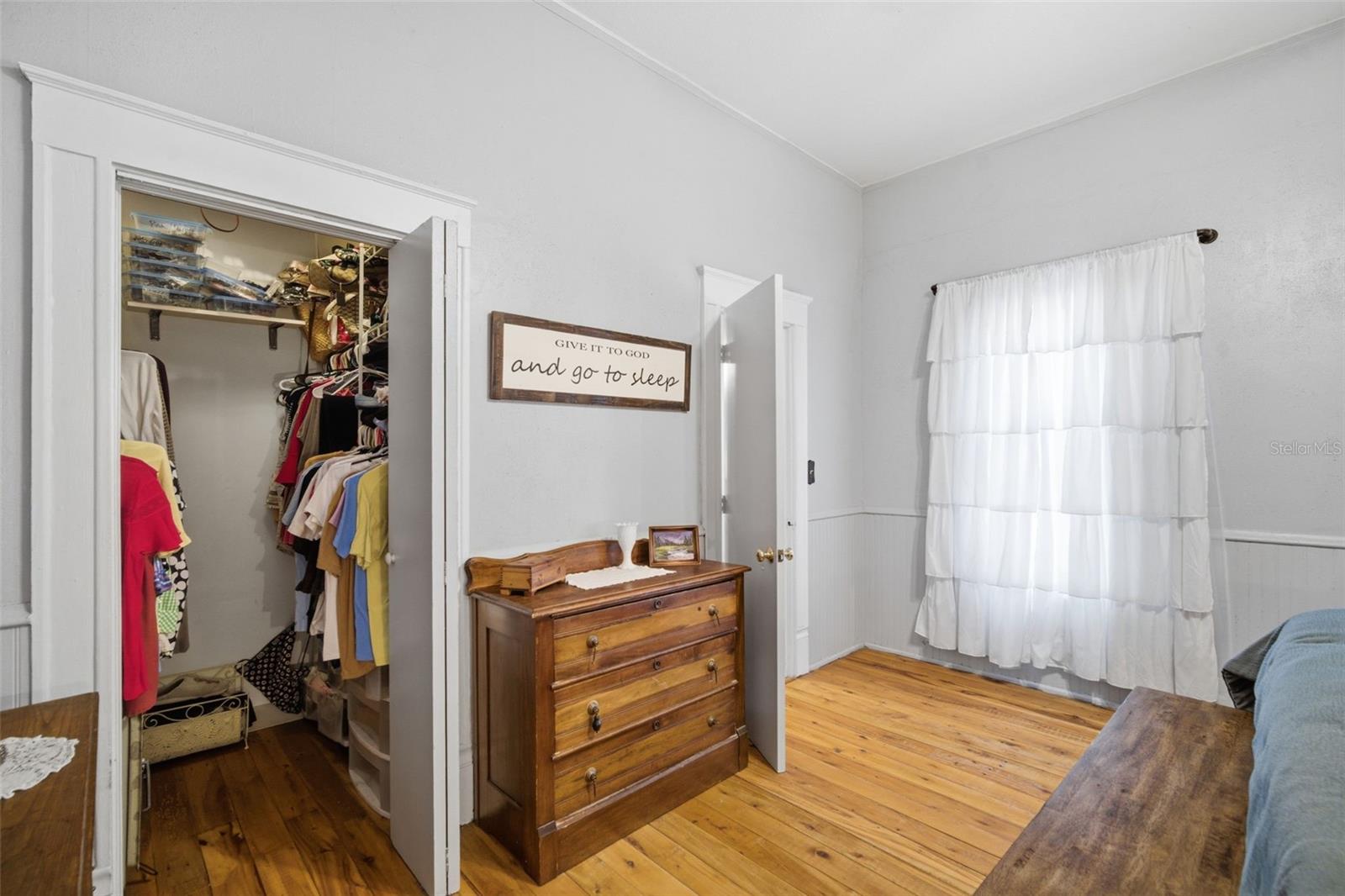 DEVANE & THOMAS - Residential
