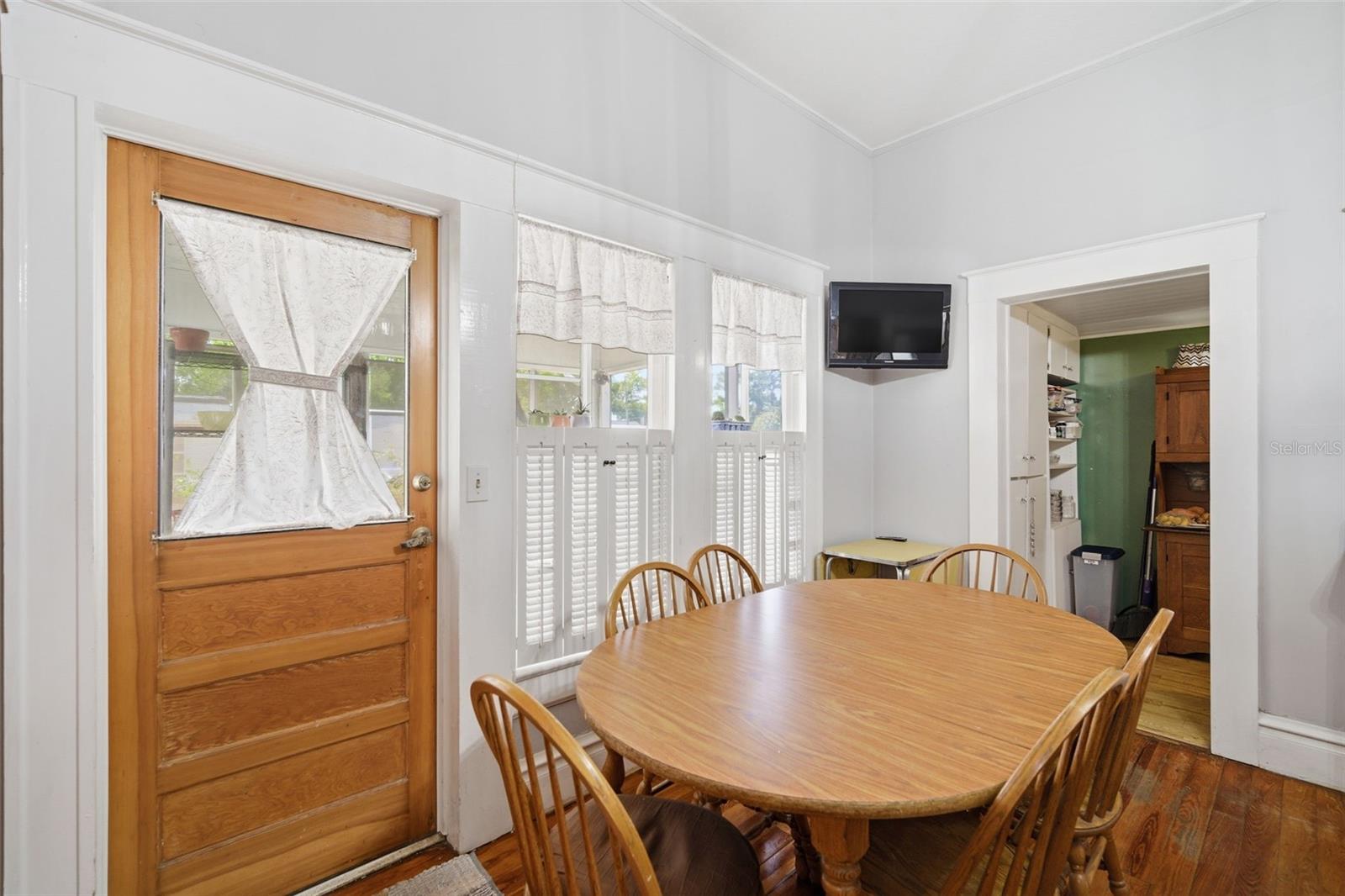 DEVANE & THOMAS - Residential