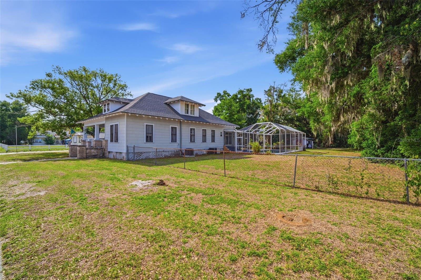 DEVANE & THOMAS - Residential