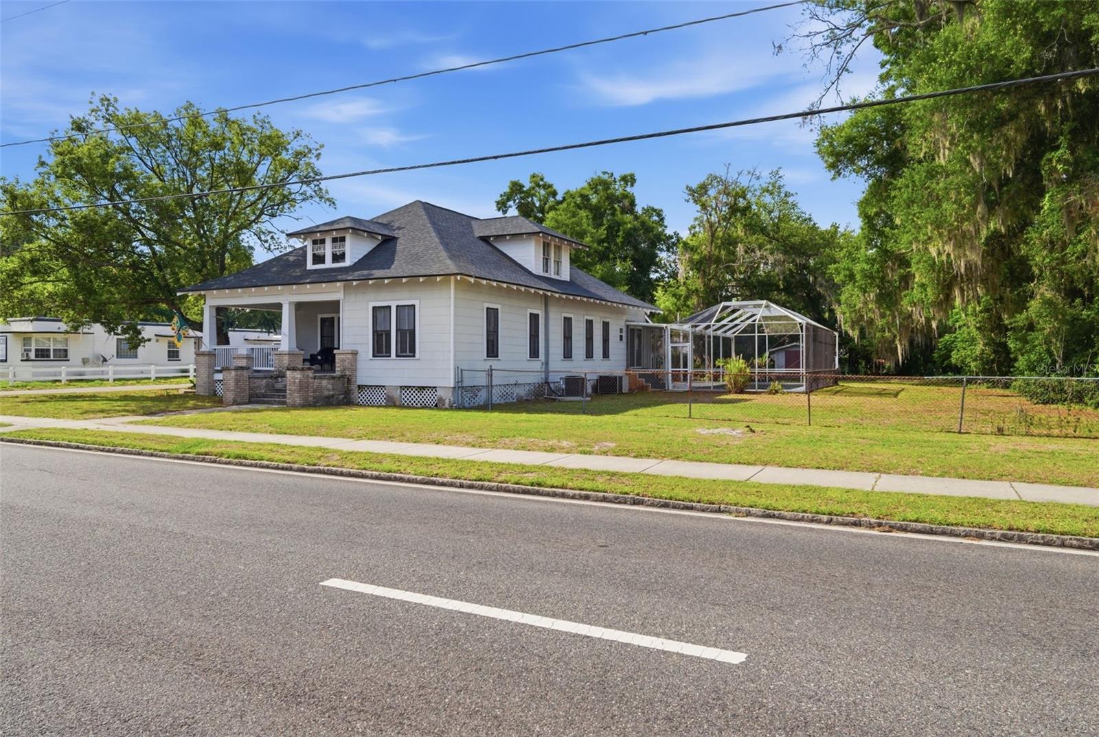 DEVANE & THOMAS - Residential