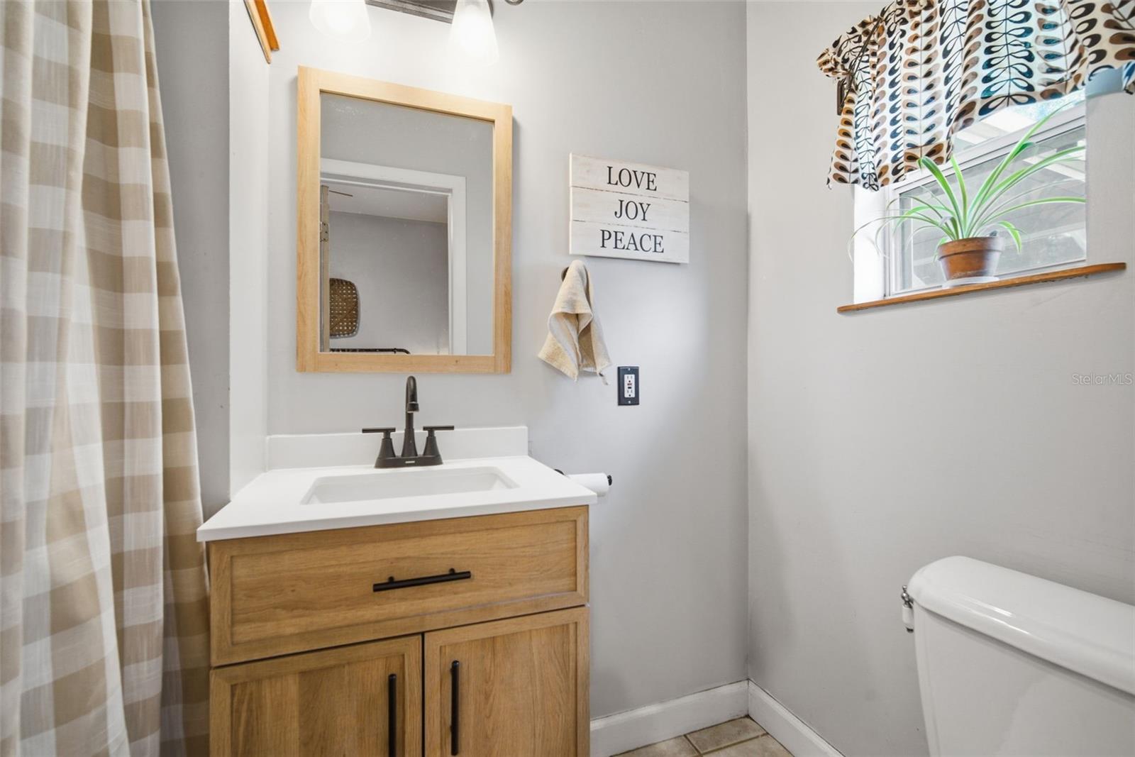 DEVANE & THOMAS - Residential