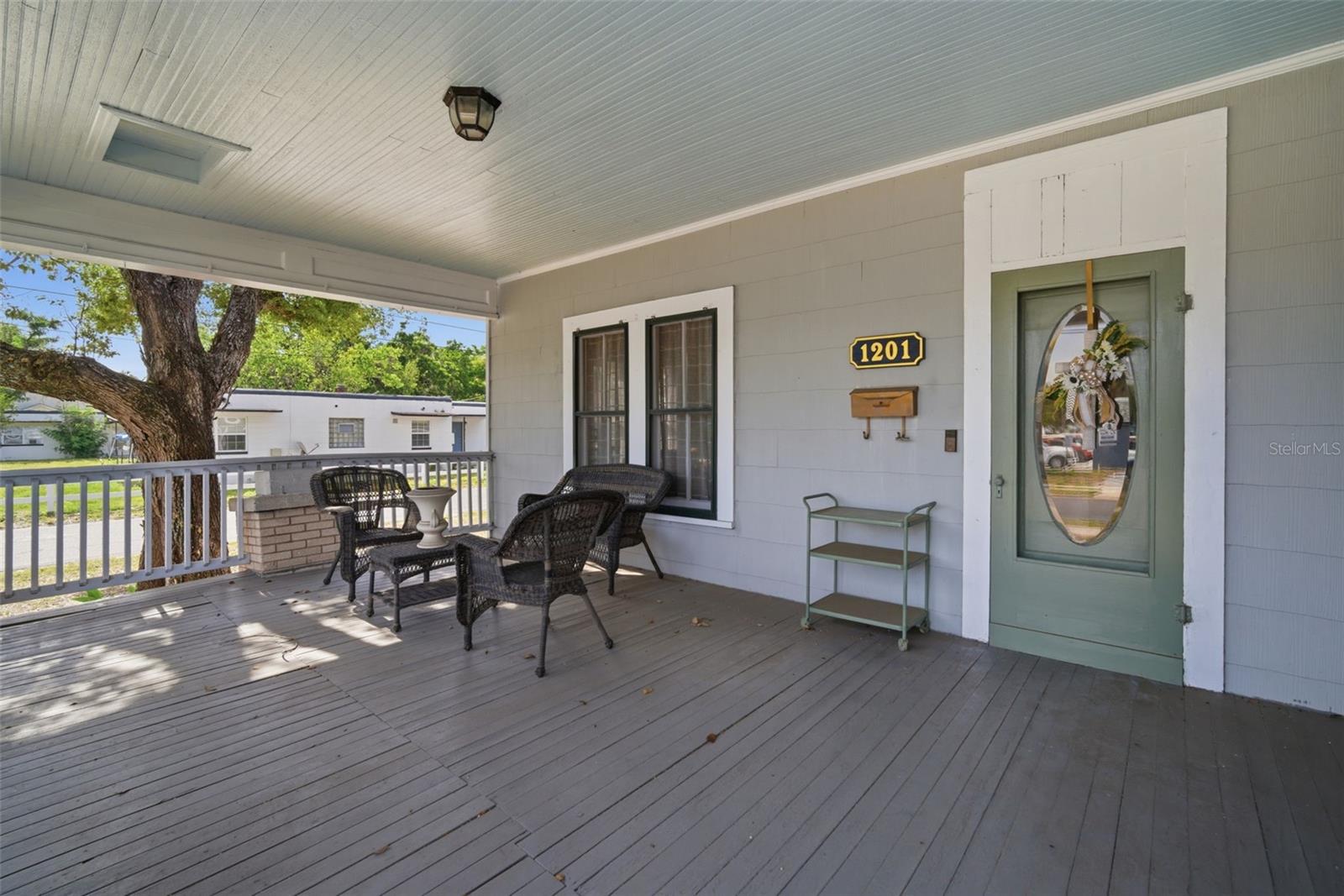 DEVANE & THOMAS - Residential