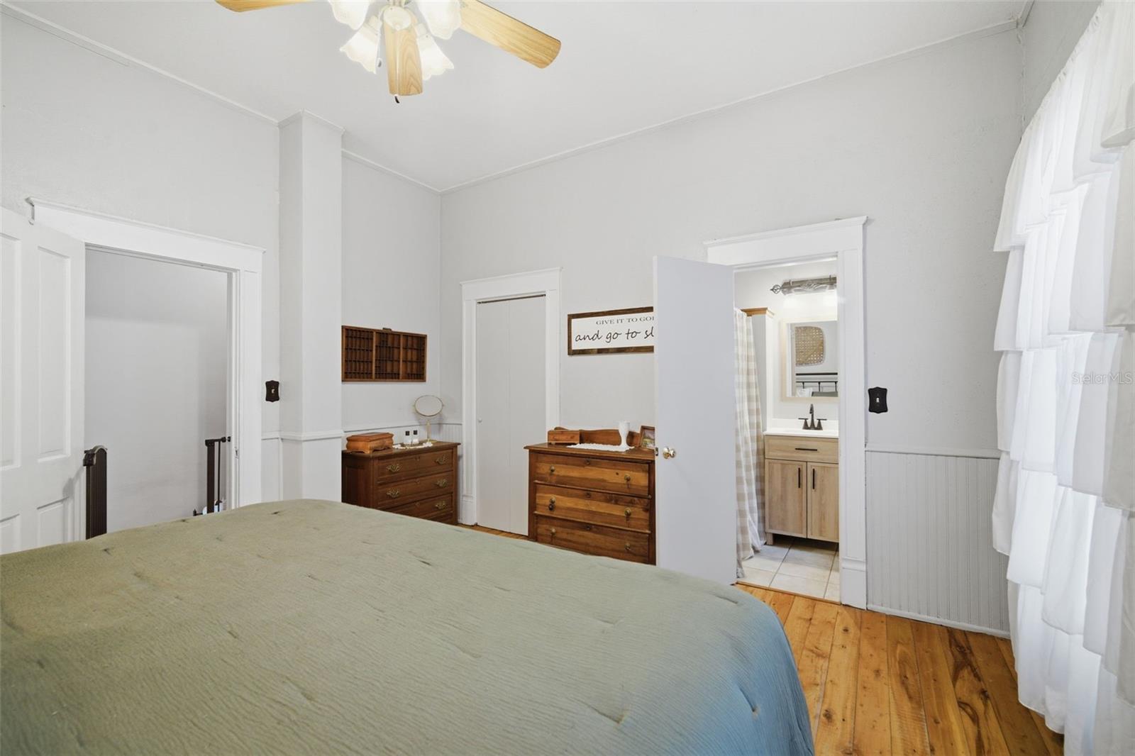 DEVANE & THOMAS - Residential