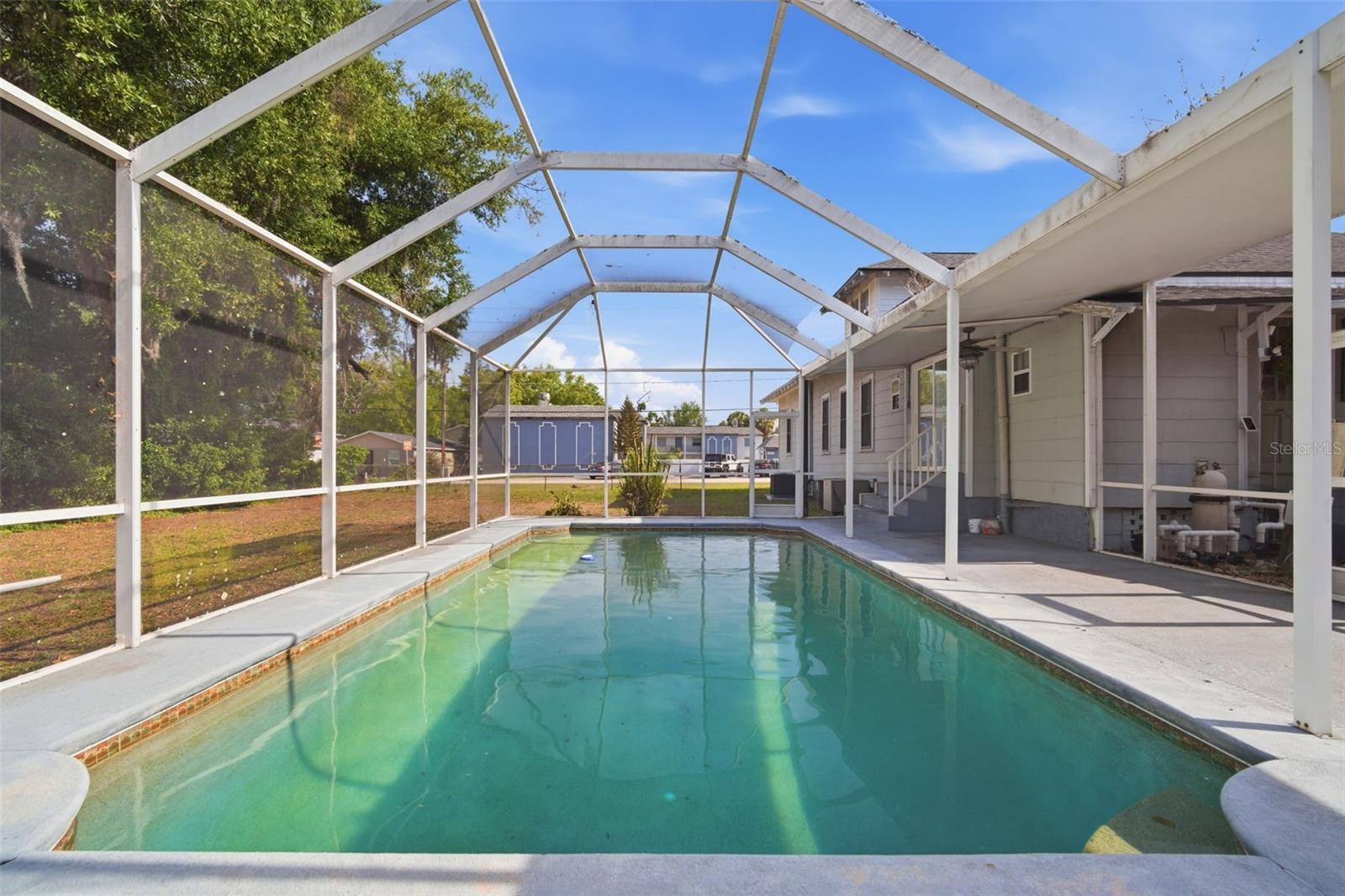DEVANE & THOMAS - Residential