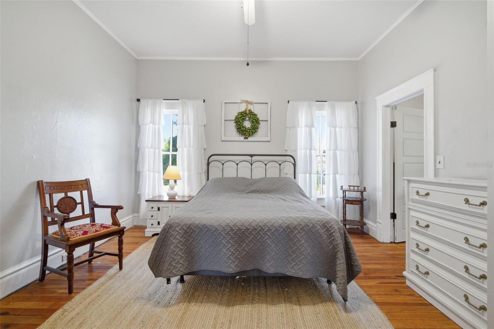 DEVANE & THOMAS - Residential