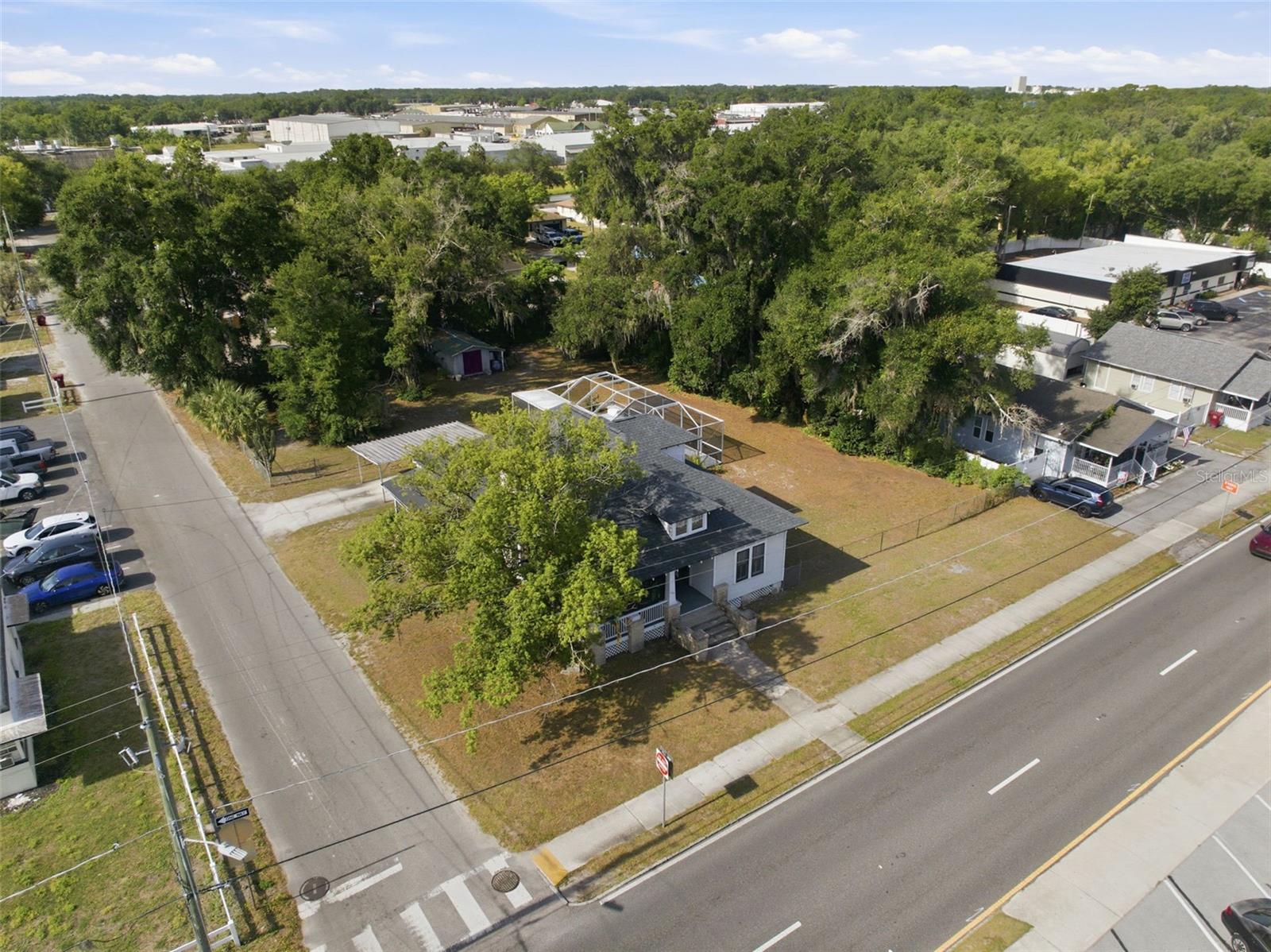 DEVANE & THOMAS - Residential