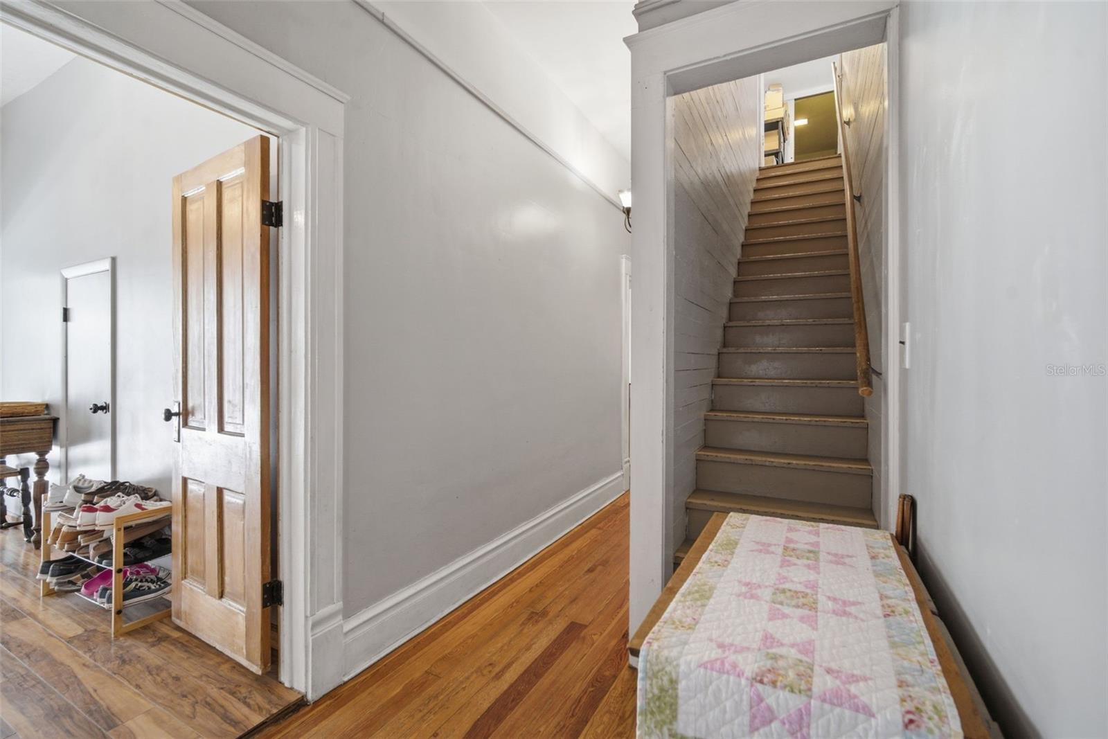 DEVANE & THOMAS - Residential
