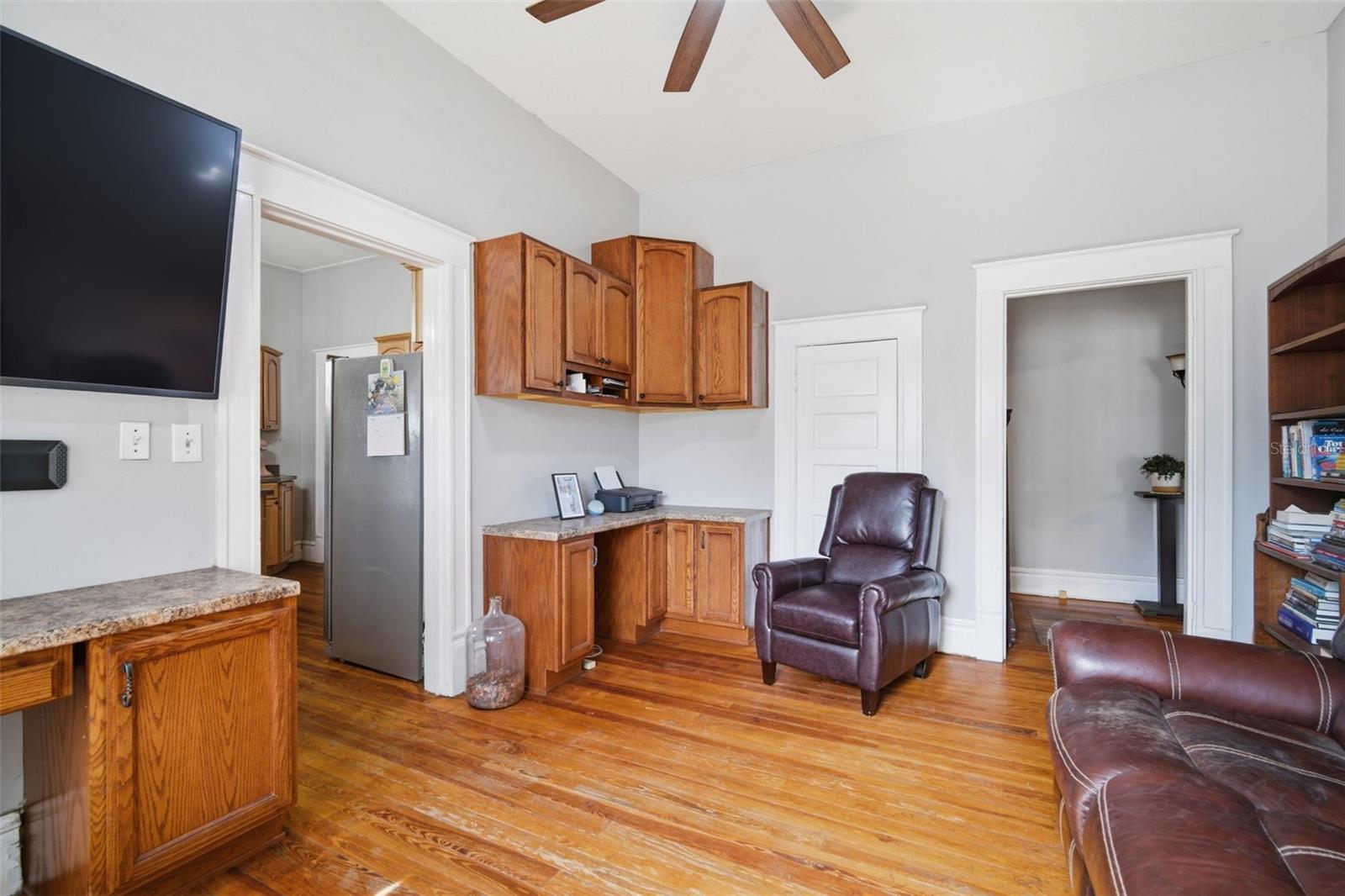 DEVANE & THOMAS - Residential