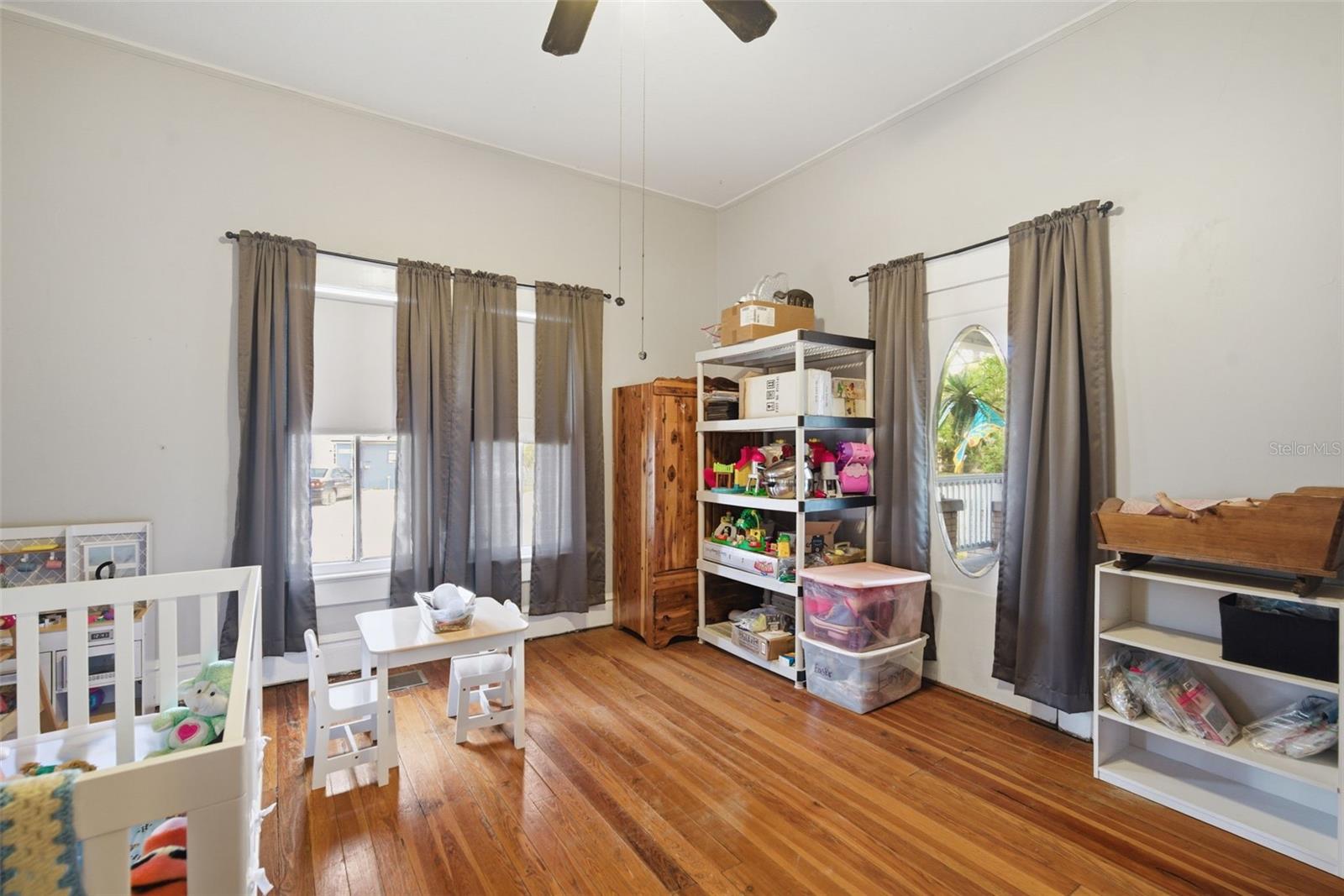 DEVANE & THOMAS - Residential