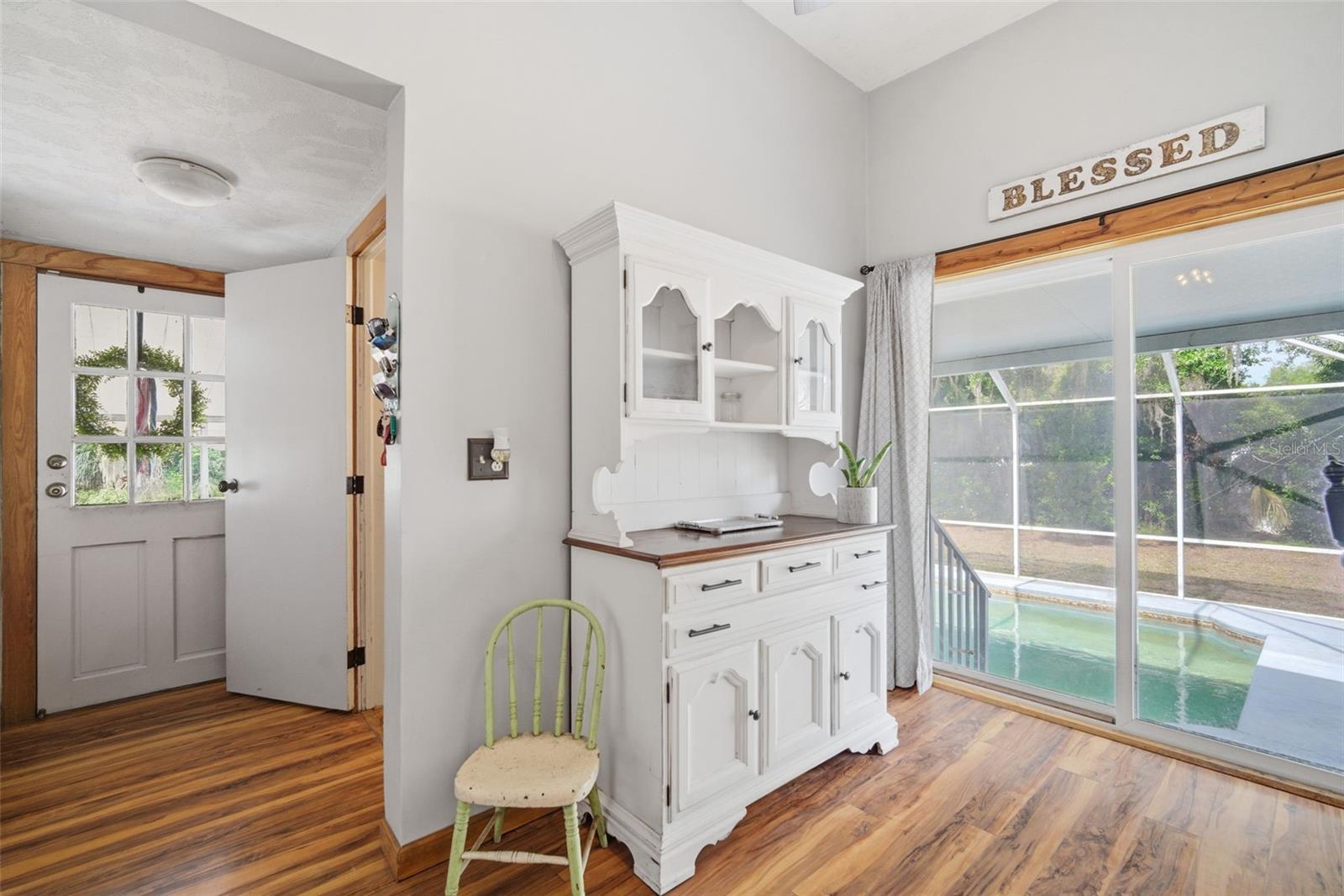 DEVANE & THOMAS - Residential