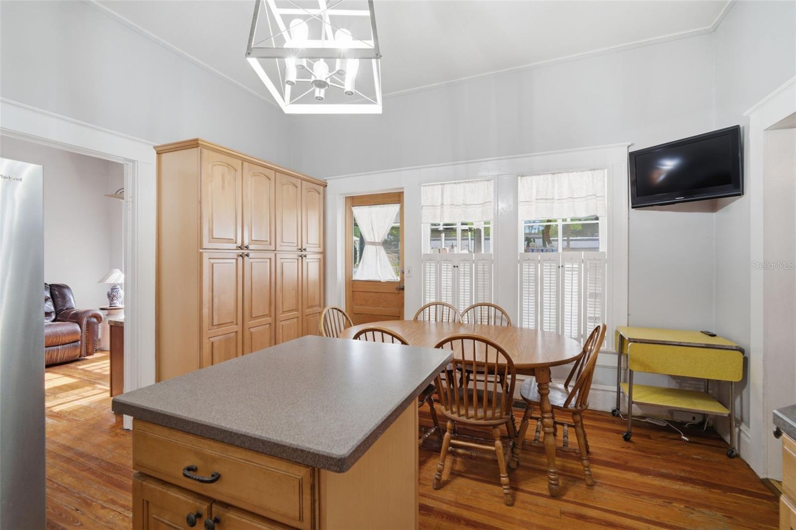 DEVANE & THOMAS - Residential