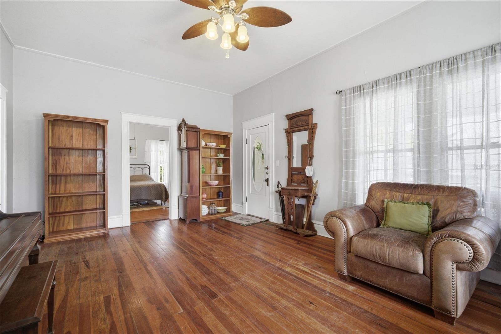 DEVANE & THOMAS - Residential