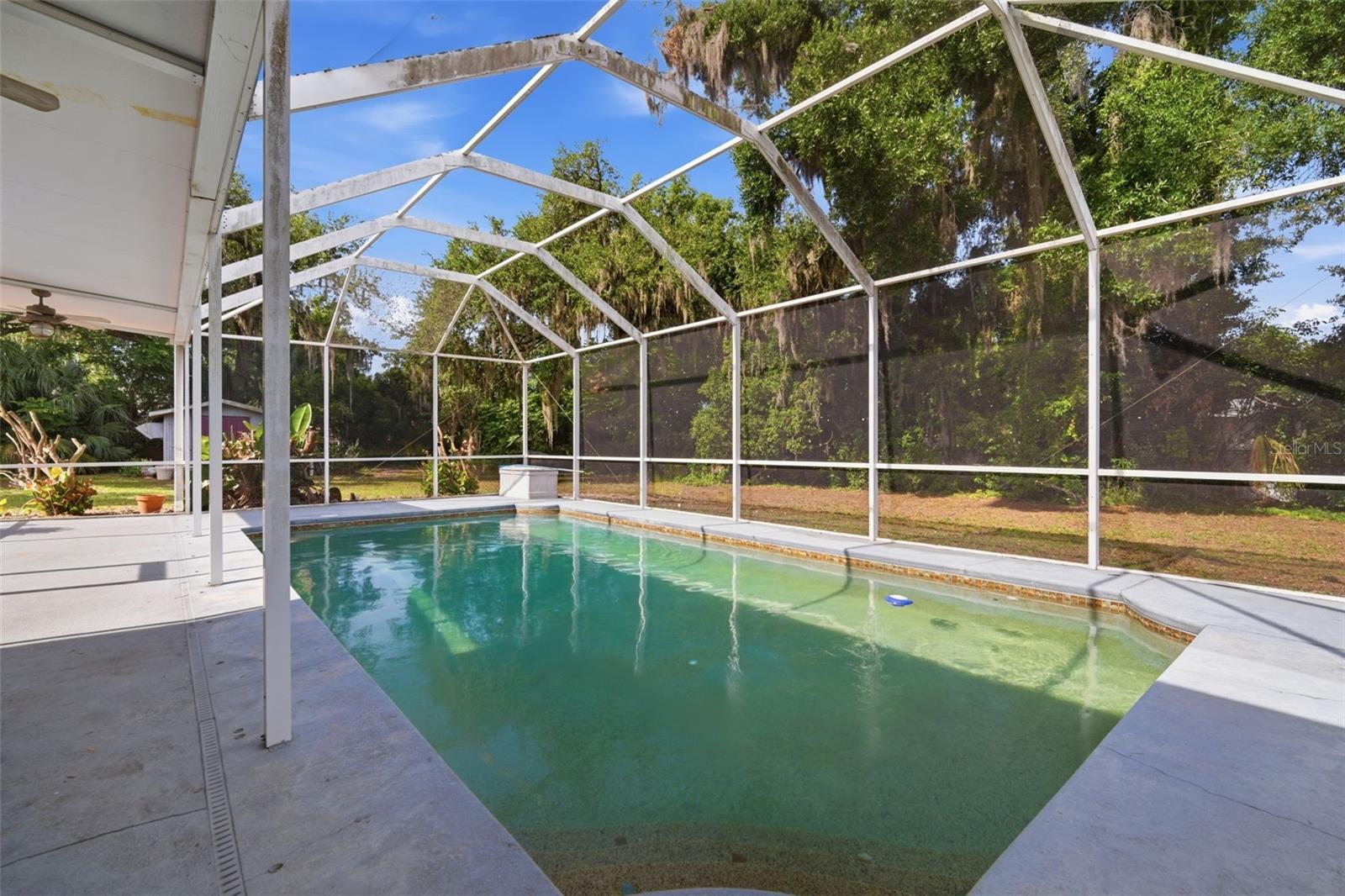 DEVANE & THOMAS - Residential