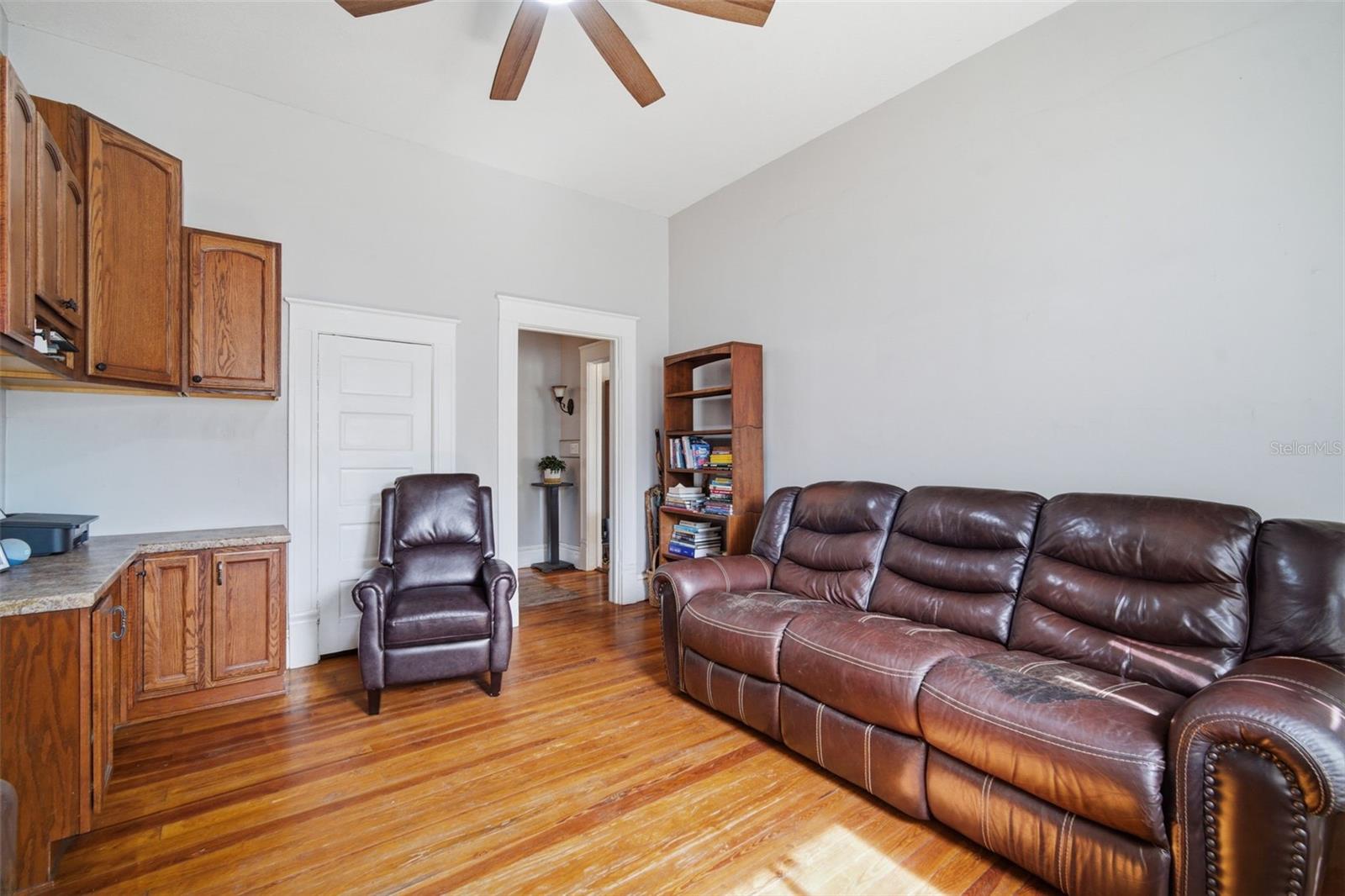 DEVANE & THOMAS - Residential