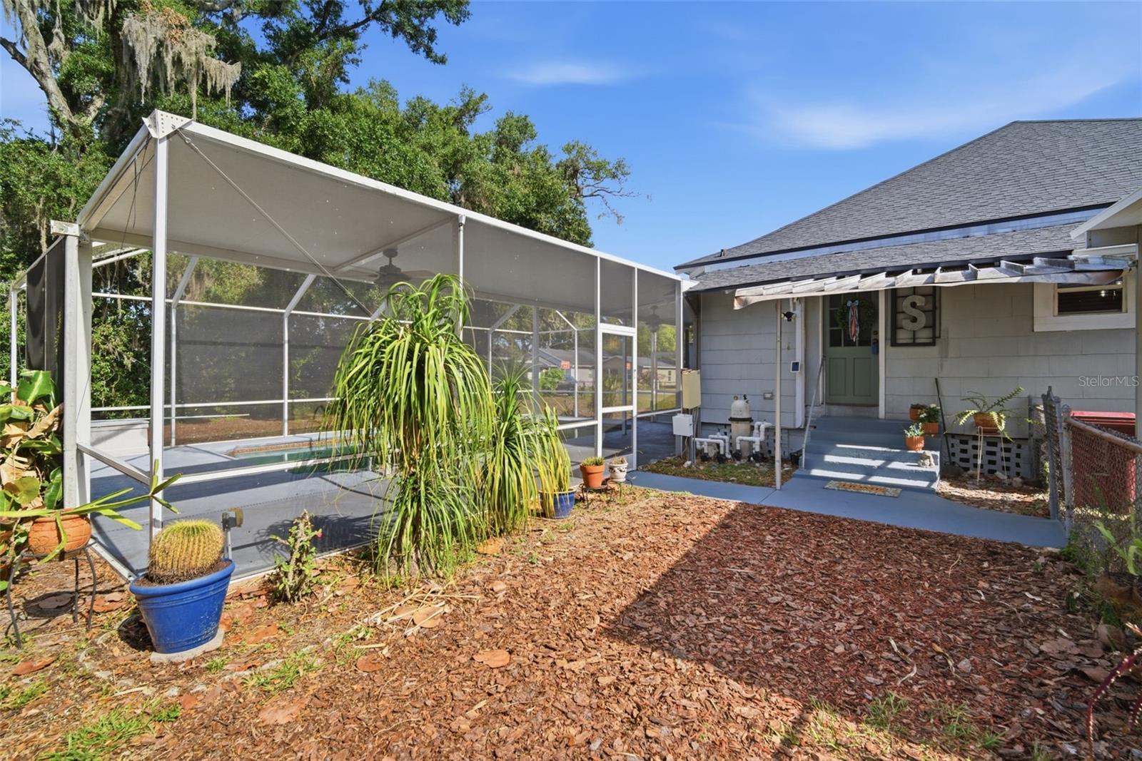 DEVANE & THOMAS - Residential